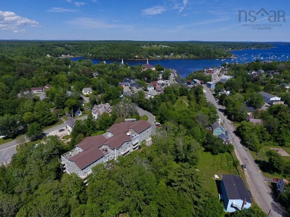 305-476 Main Street, Mahone Bay, NS B0J 2E0, 2 Bedrooms Bedrooms, ,2 BathroomsBathrooms,Residential,For Sale,Main,202511952