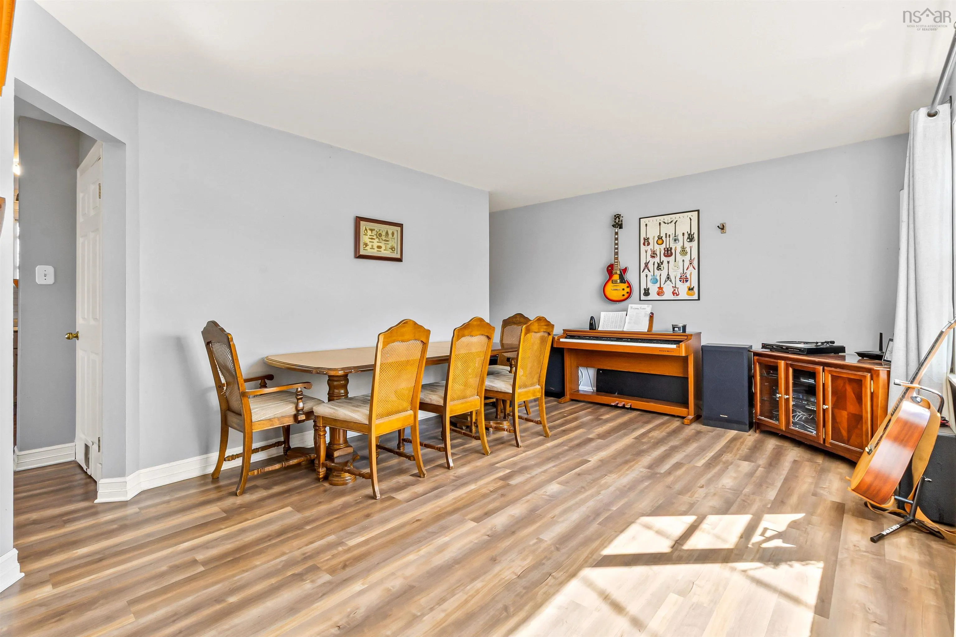 35 Huntingdon Drive, Cole Harbour, NS B2V 1V9, 3 Bedrooms Bedrooms, ,2 BathroomsBathrooms,Residential,For Sale,Huntingdon,202524265