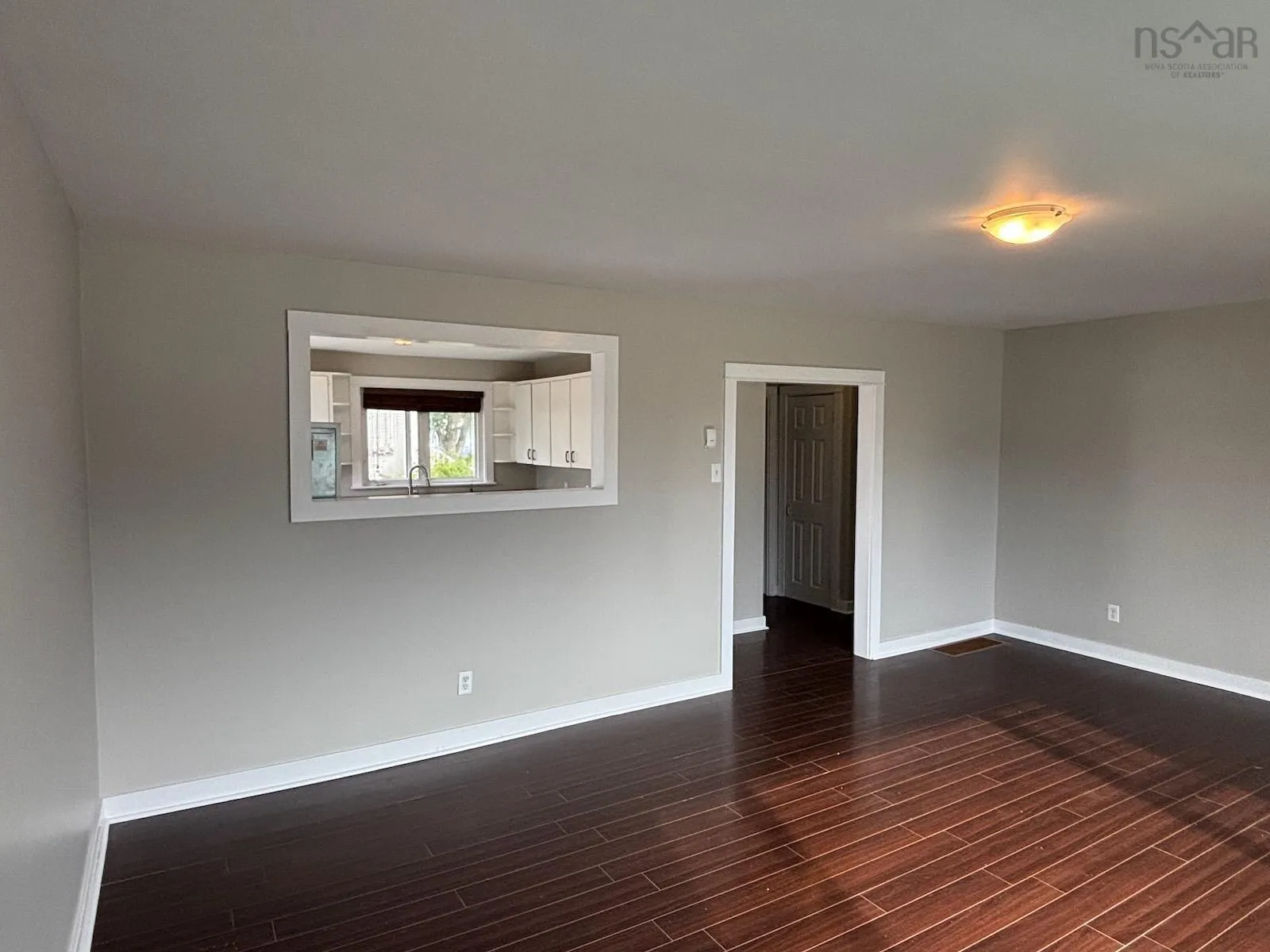 42 Green Street, Yarmouth, NS B5A 1Z2, ,Residential Income,For Sale,Green,202521992