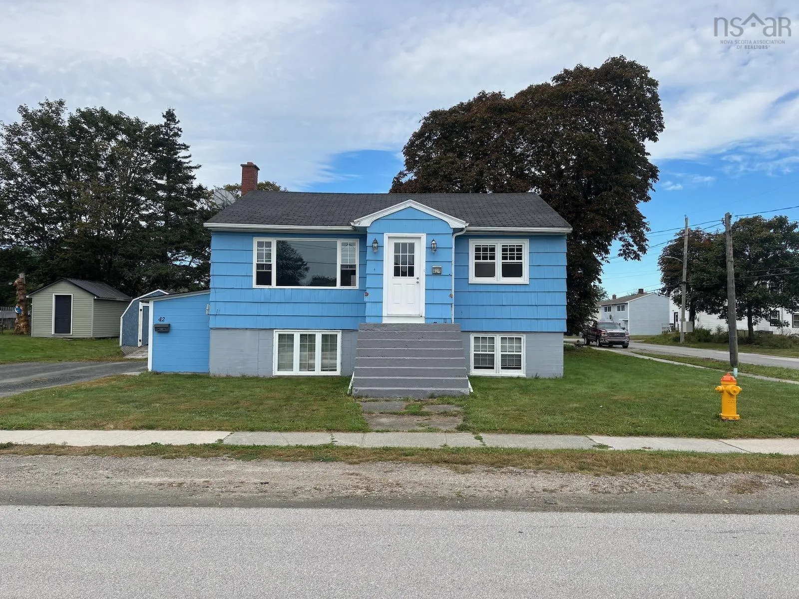 42 Green Street, Yarmouth, NS B5A 1Z2, ,Residential Income,For Sale,Green,202521992