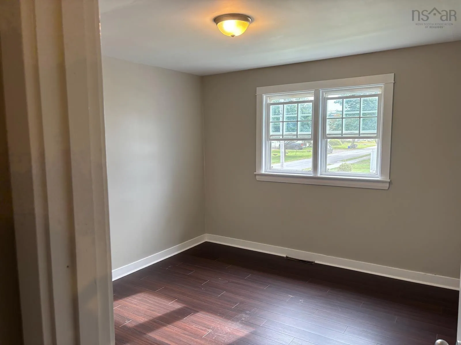 42 Green Street, Yarmouth, NS B5A 1Z2, ,Residential Income,For Sale,Green,202521992