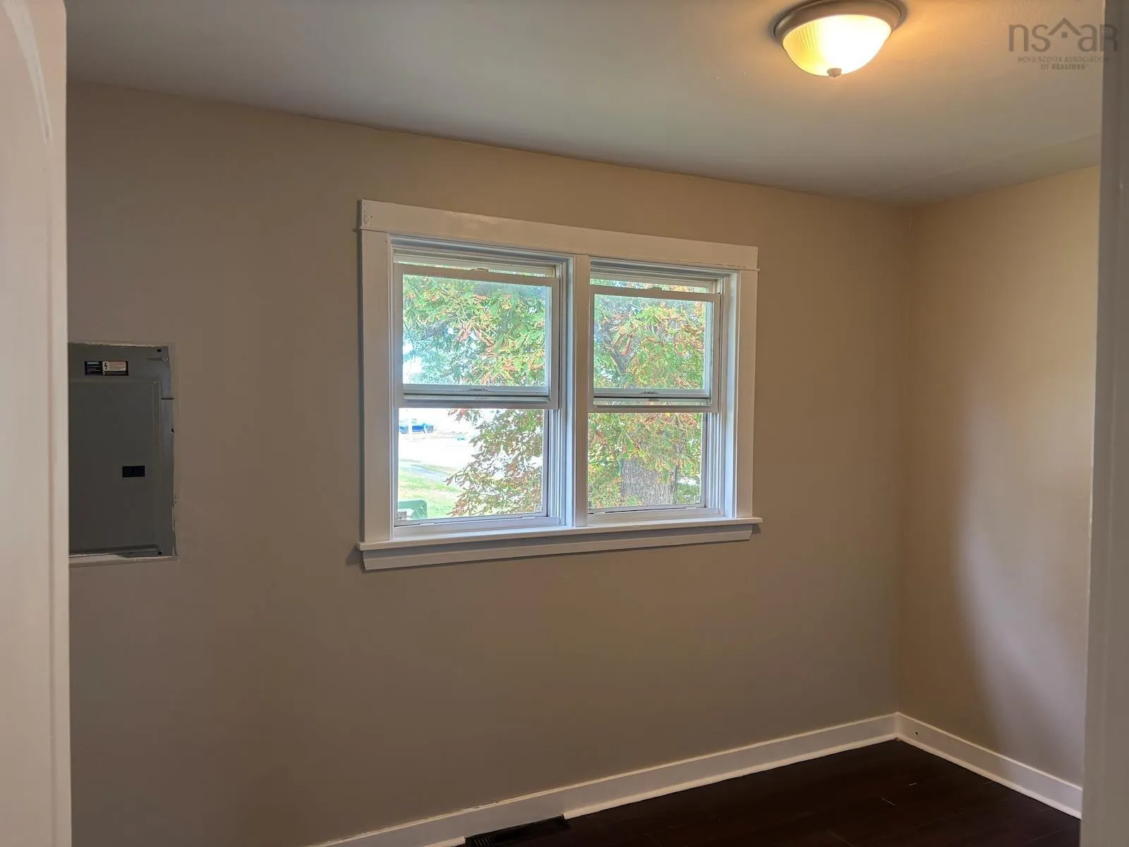42 Green Street, Yarmouth, NS B5A 1Z2, ,Residential Income,For Sale,Green,202521992