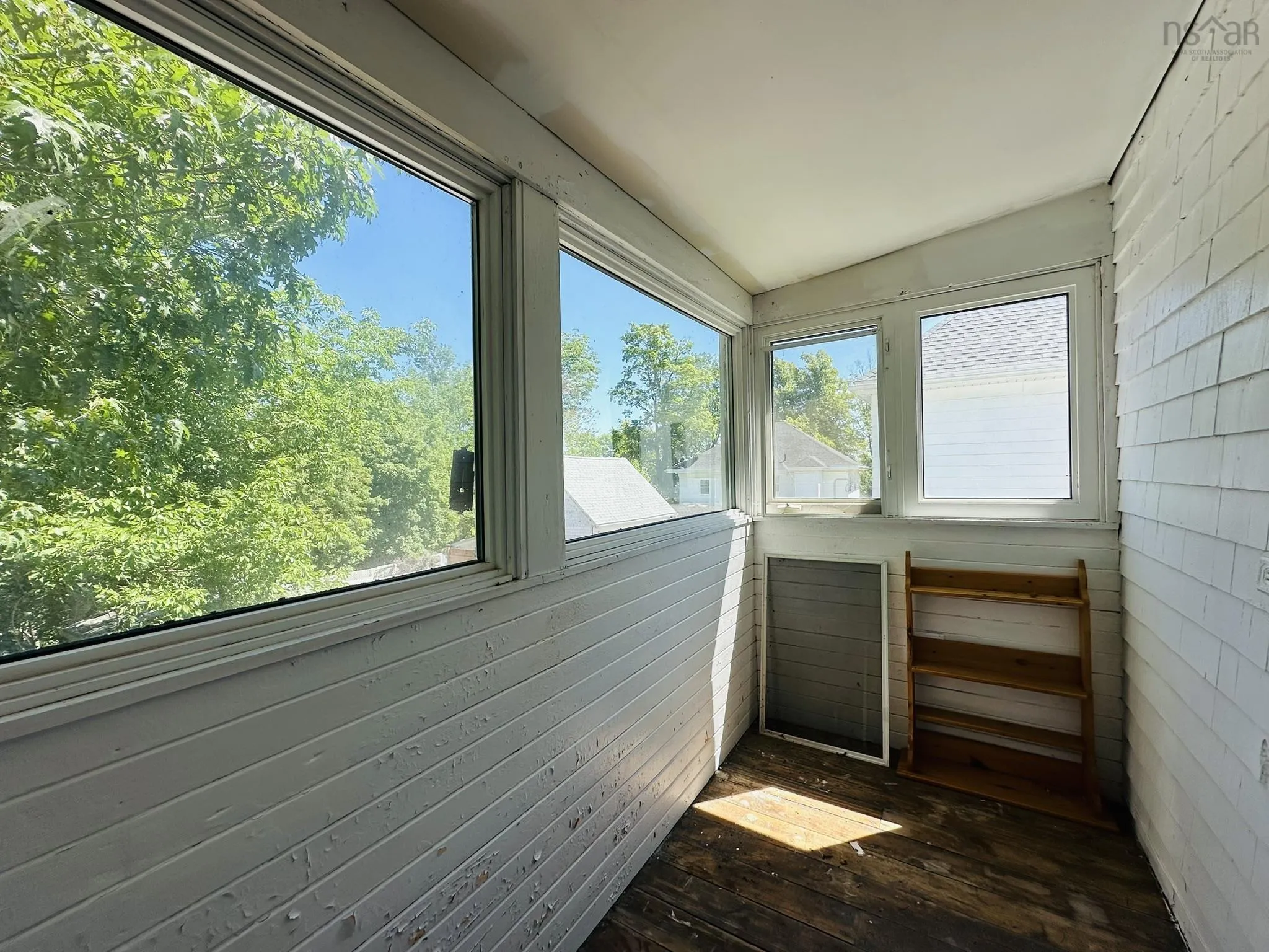 12 Fairview Avenue, Stellarton, NS B0K 1S0, 5 Bedrooms Bedrooms, ,2 BathroomsBathrooms,Residential,For Sale,Fairview,202520030