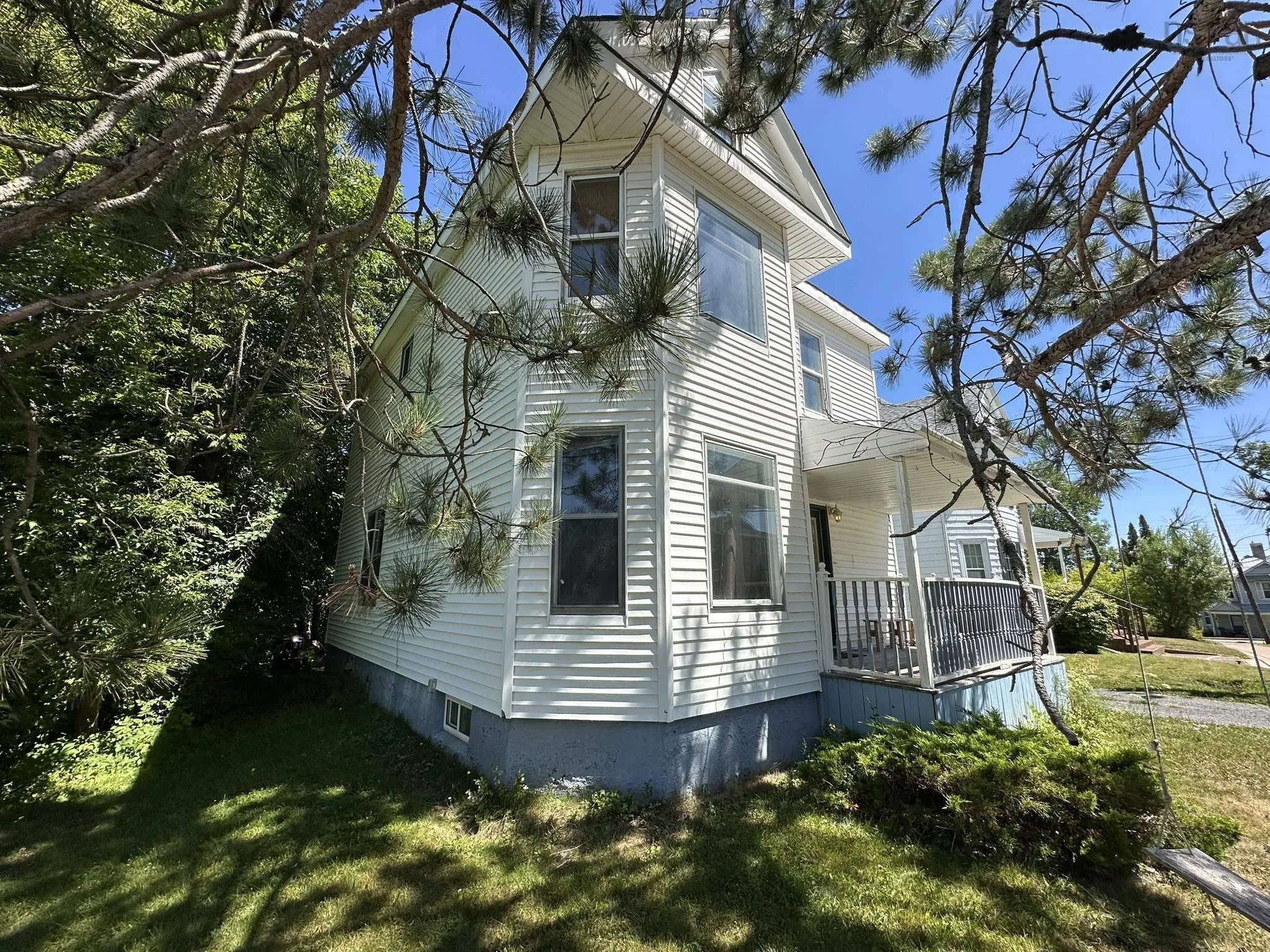 12 Fairview Avenue, Stellarton, NS B0K 1S0, 5 Bedrooms Bedrooms, ,2 BathroomsBathrooms,Residential,For Sale,Fairview,202520030