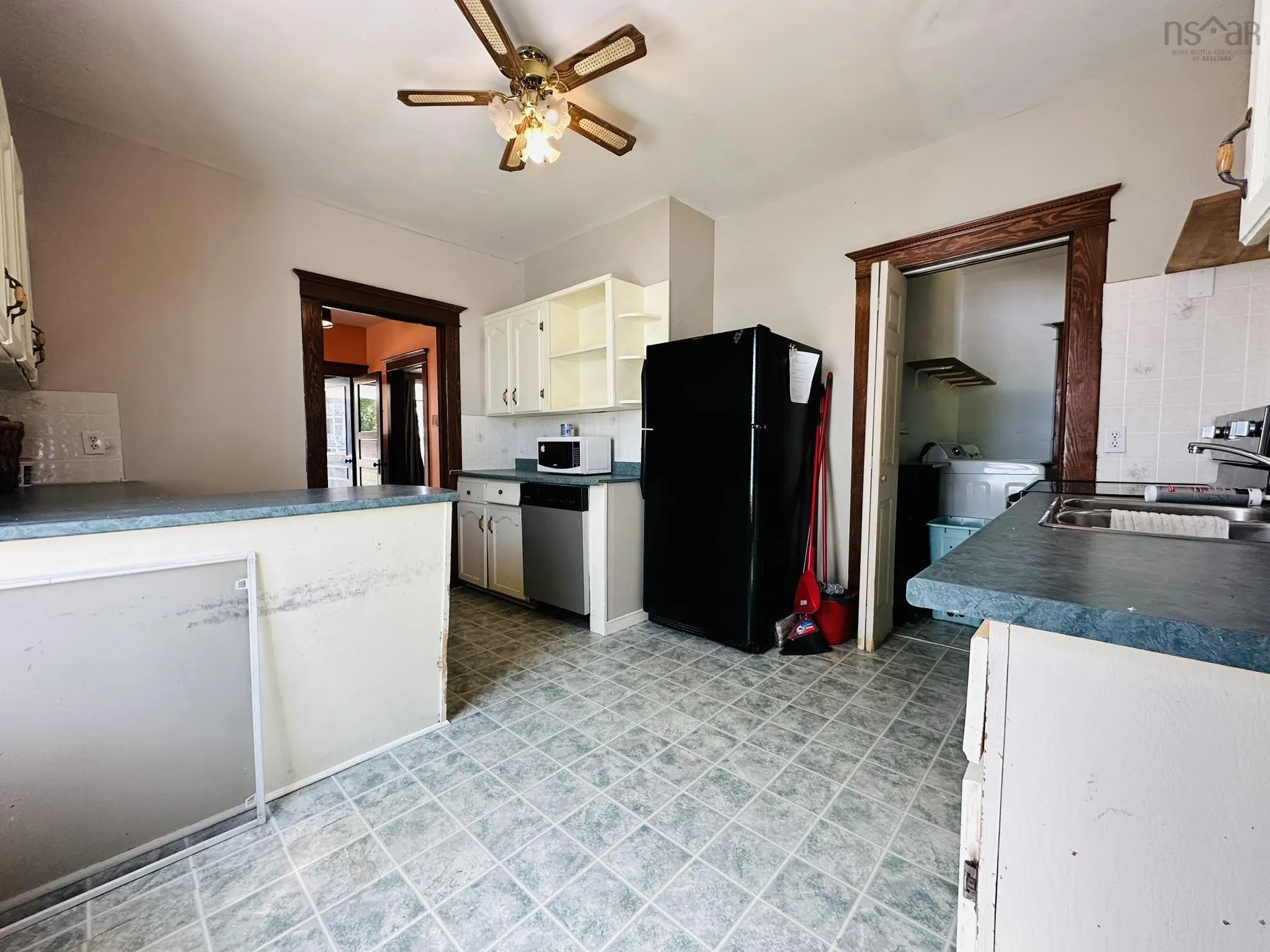 12 Fairview Avenue, Stellarton, NS B0K 1S0, 5 Bedrooms Bedrooms, ,2 BathroomsBathrooms,Residential,For Sale,Fairview,202520030