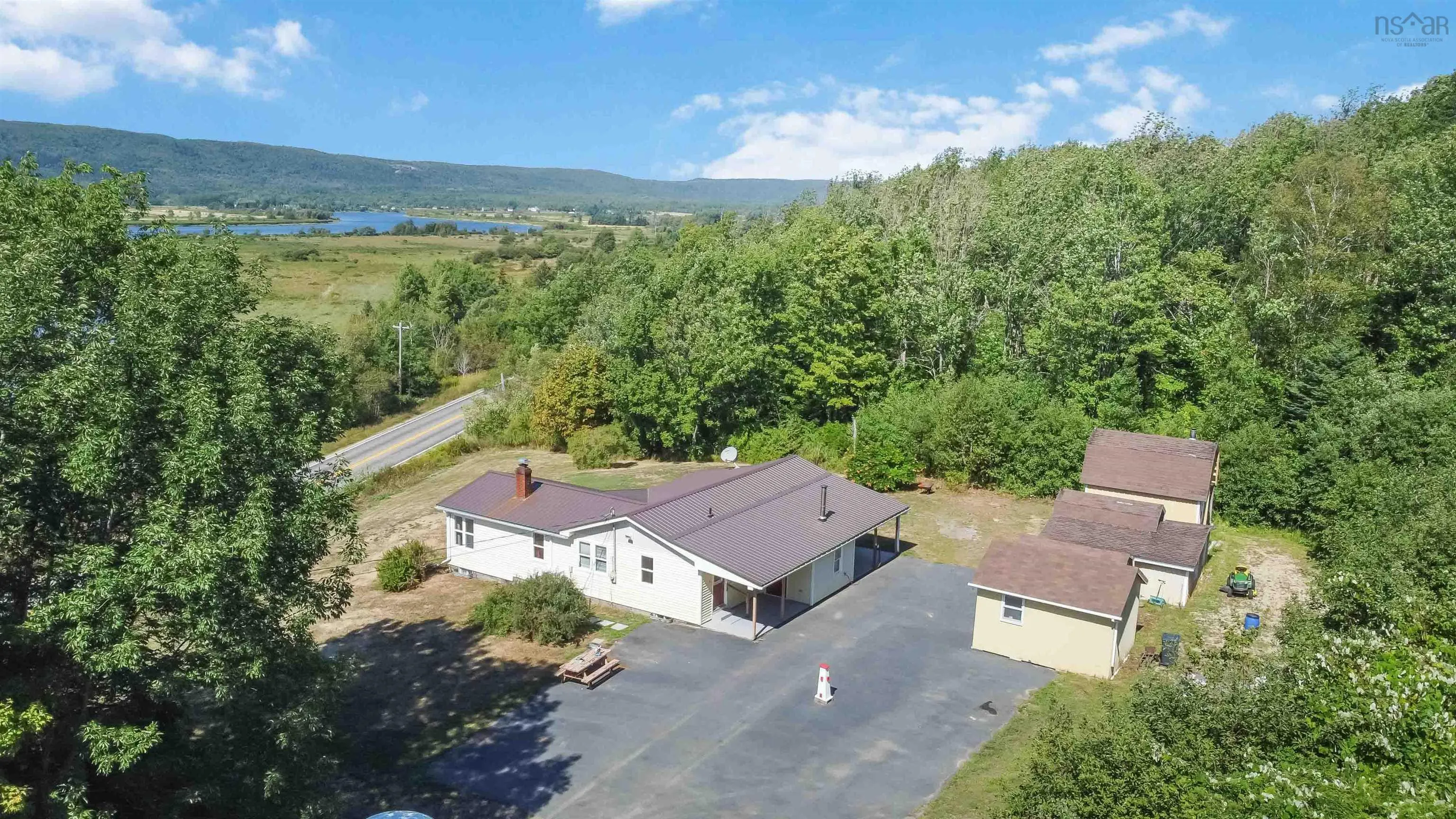 2284 Highway 201, Tupperville, NS B0S 1C0, 2 Bedrooms Bedrooms, ,1 BathroomBathrooms,Residential,For Sale,Highway 201,202521706