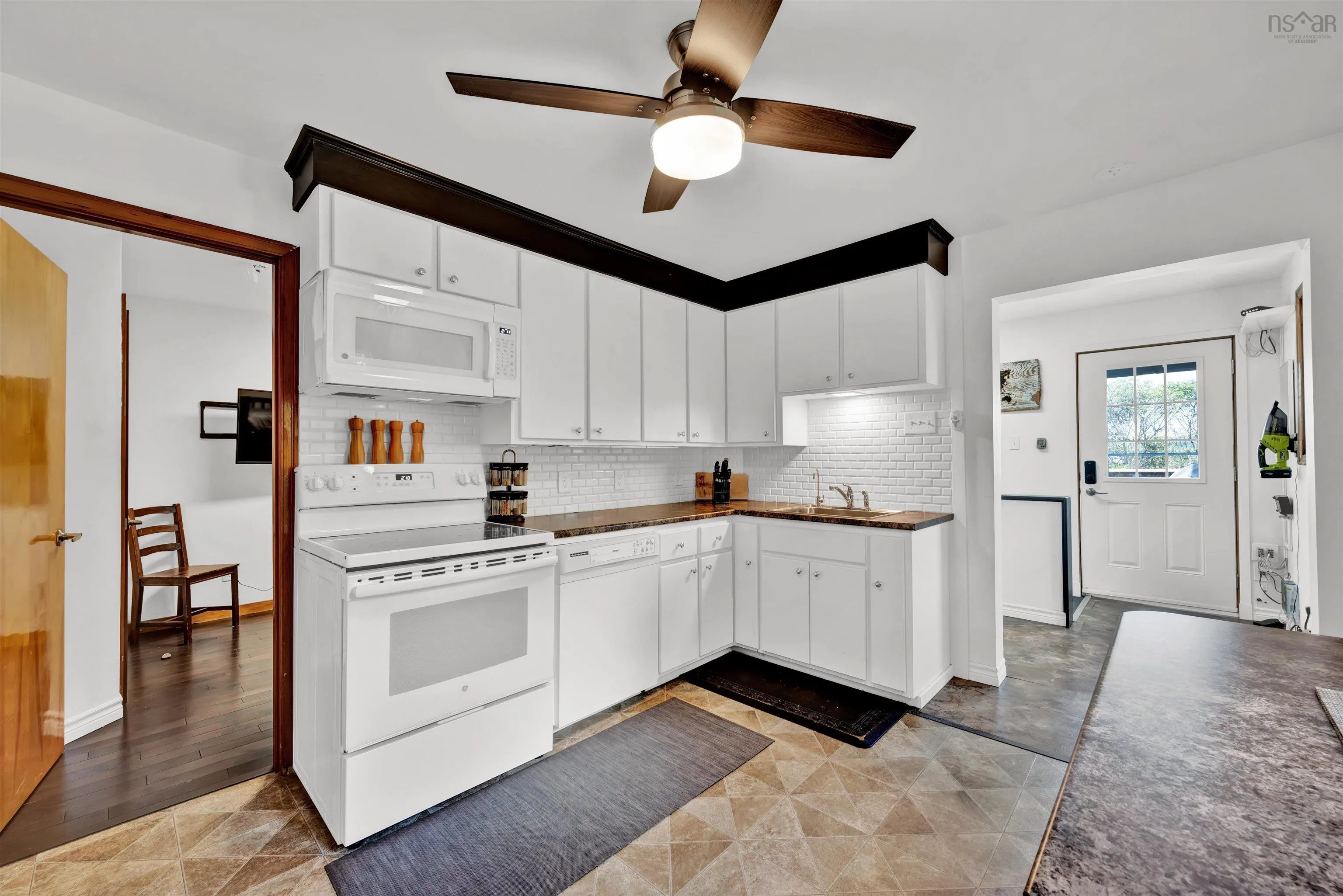 3709 Barrington Street, Halifax, NS B3K 2Y3, 4 Bedrooms Bedrooms, ,2 BathroomsBathrooms,Residential,For Sale,Barrington,202523019