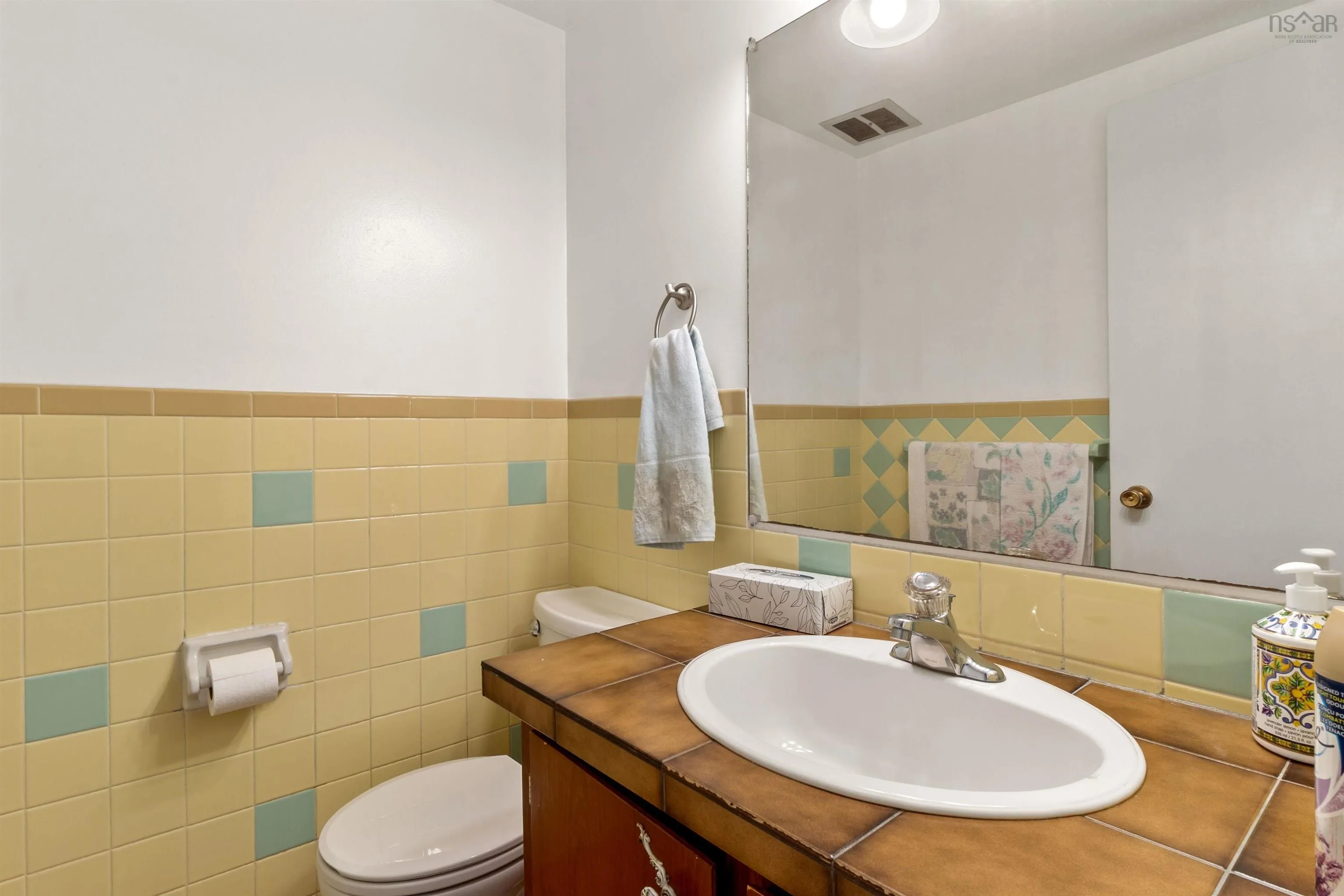 22 Parmbelle Lane, Halifax, NS B3M 1N3, 5 Bedrooms Bedrooms, ,3 BathroomsBathrooms,Residential,For Sale,Parmbelle,202521353