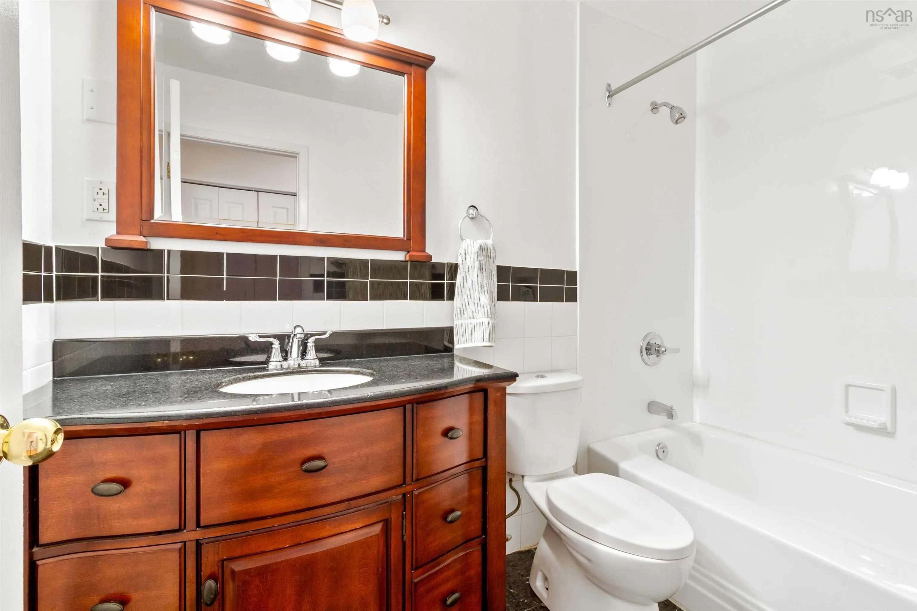 22 Parmbelle Lane, Halifax, NS B3M 1N3, 5 Bedrooms Bedrooms, ,3 BathroomsBathrooms,Residential,For Sale,Parmbelle,202521353