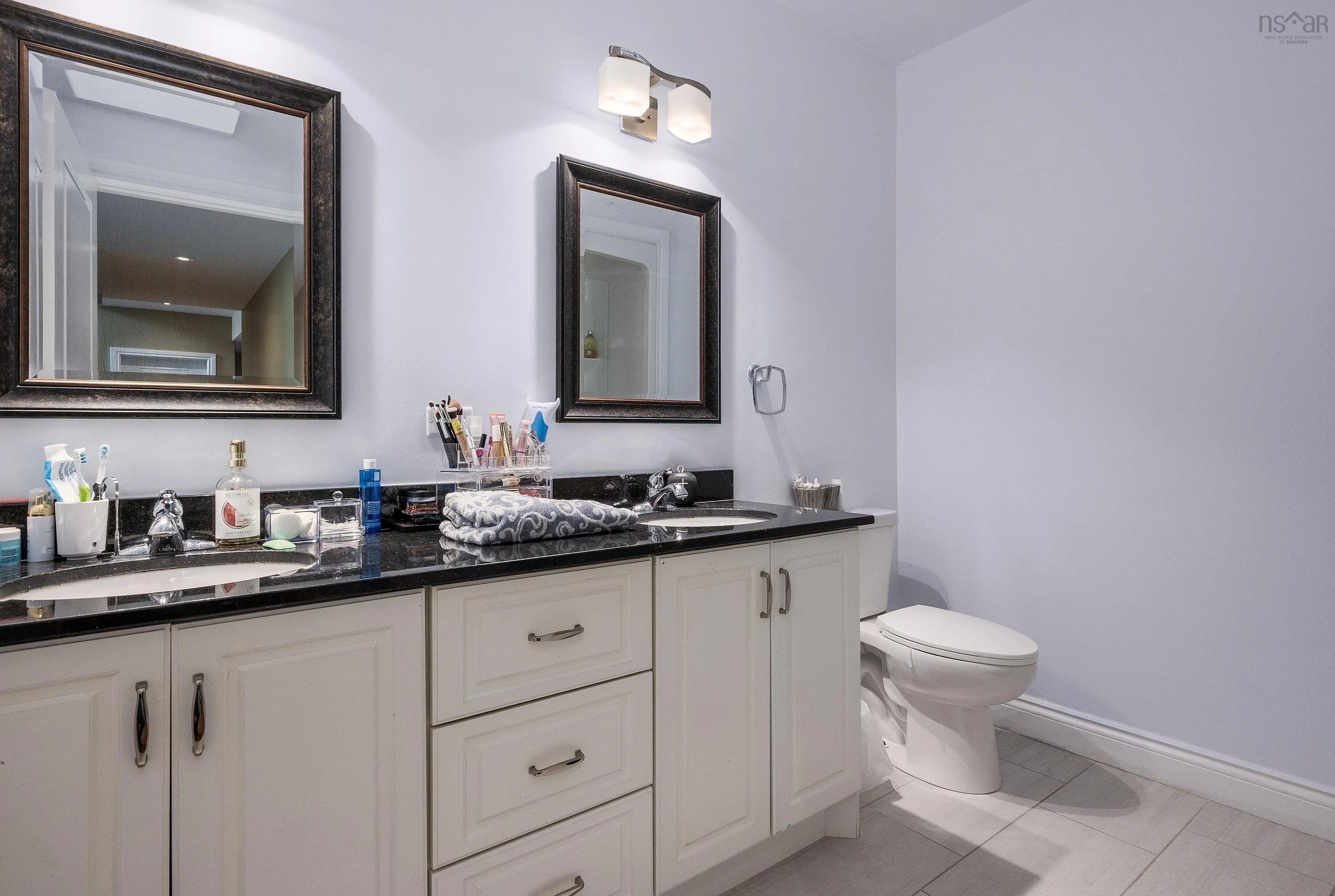 44 Admiral Cove Drive, Bedford Ns B4a 3n8, 5 Bedrooms Bedrooms, ,5 BathroomsBathrooms,Residential,For Sale,Admiral Cove,202507308