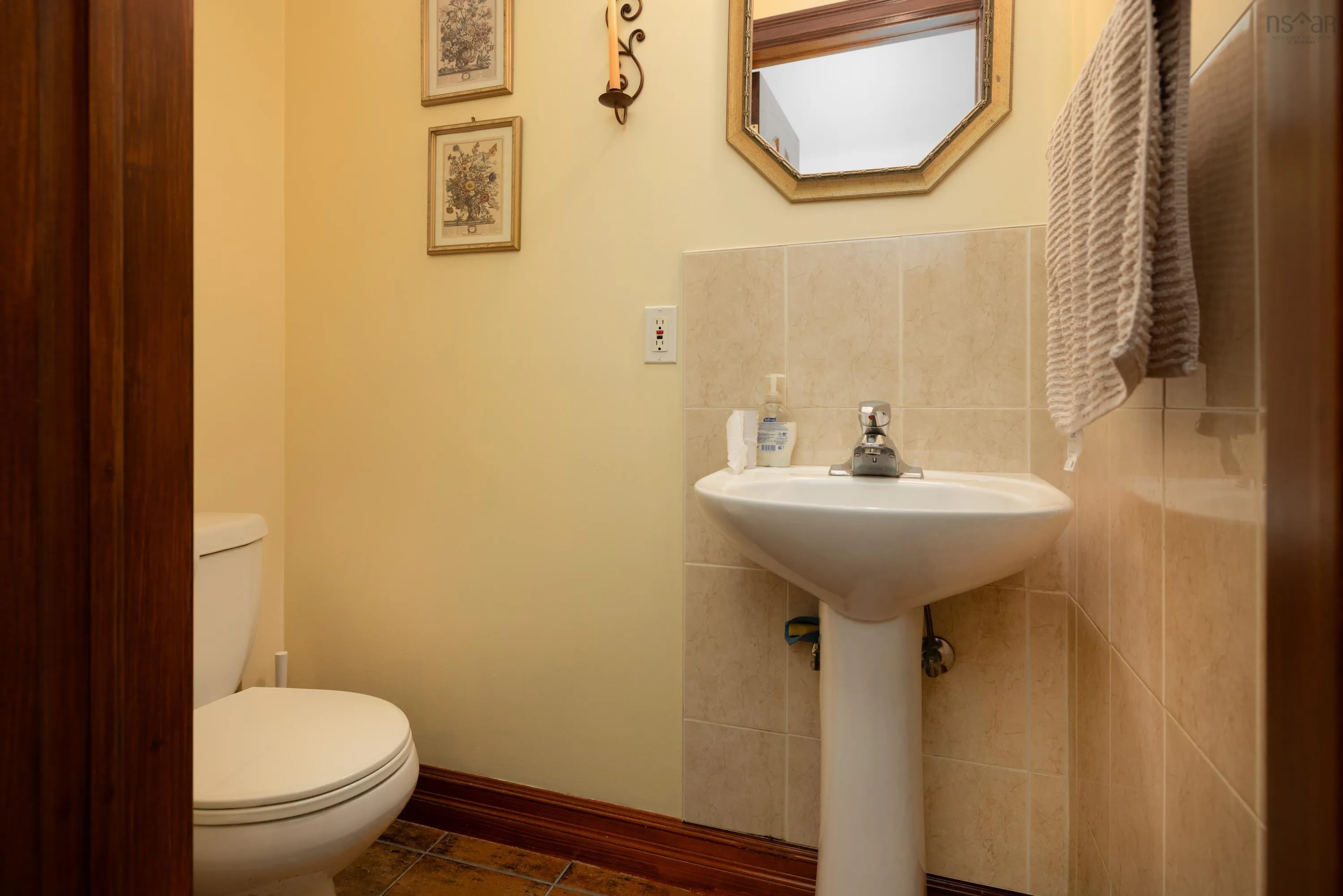 11 Millview Avenue, Bedford, NS B4A 1G8, 5 Bedrooms Bedrooms, ,5 BathroomsBathrooms,Residential,For Sale,Millview,202512663