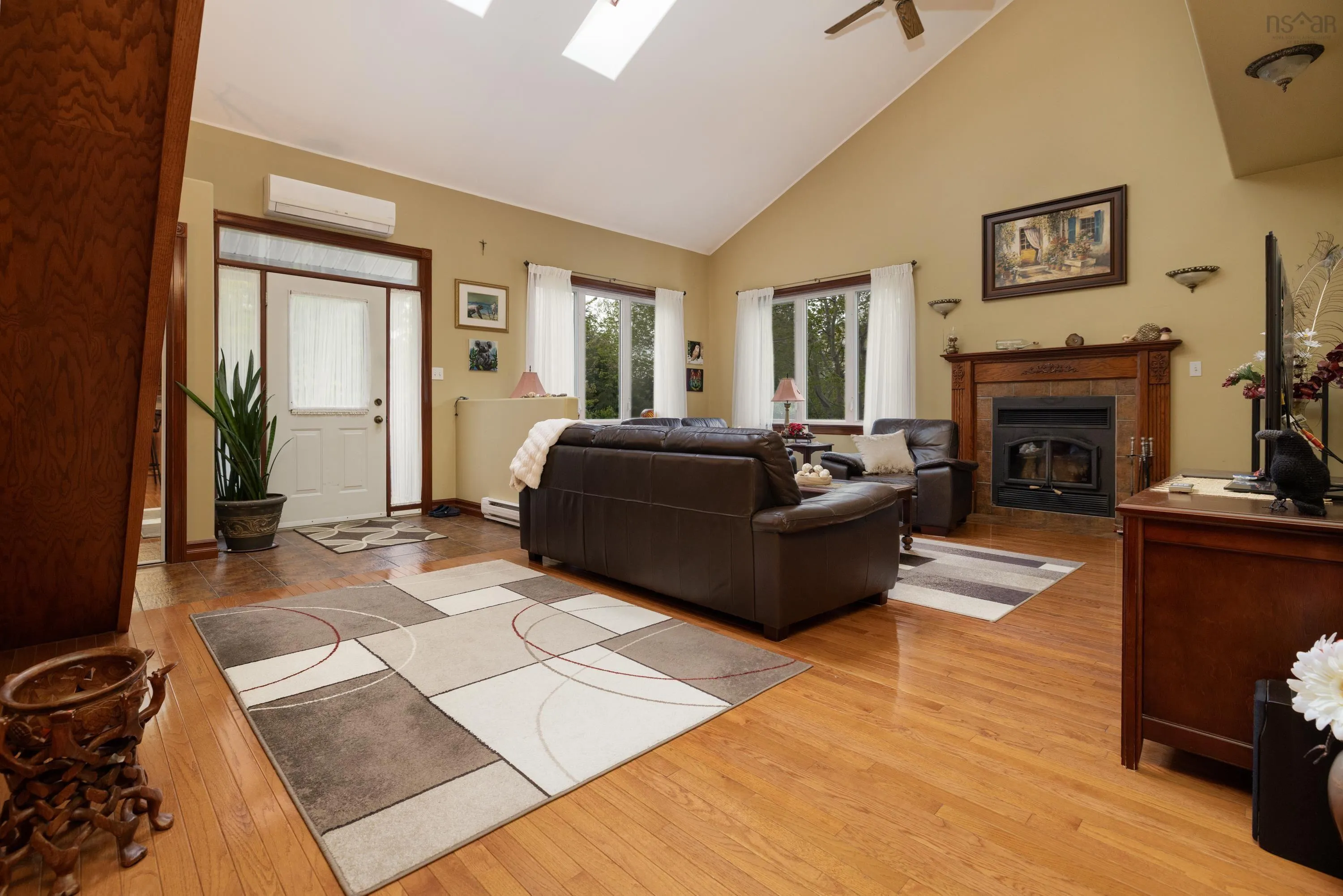 11 Millview Avenue, Bedford, NS B4A 1G8, 5 Bedrooms Bedrooms, ,5 BathroomsBathrooms,Residential,For Sale,Millview,202512663