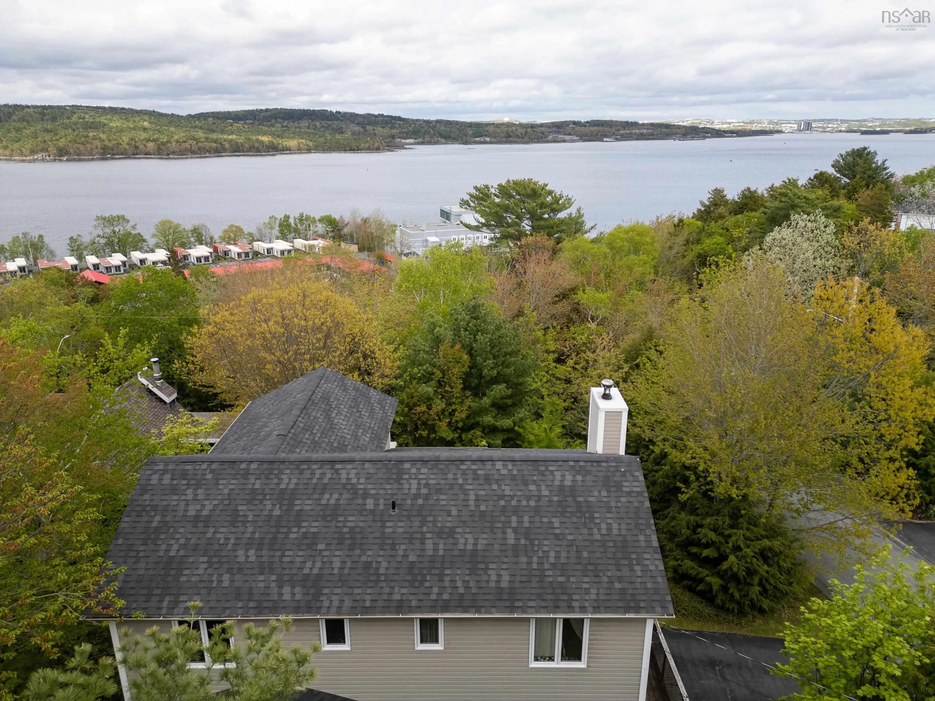 11 Millview Avenue, Bedford, NS B4A 1G8, 5 Bedrooms Bedrooms, ,5 BathroomsBathrooms,Residential,For Sale,Millview,202512663