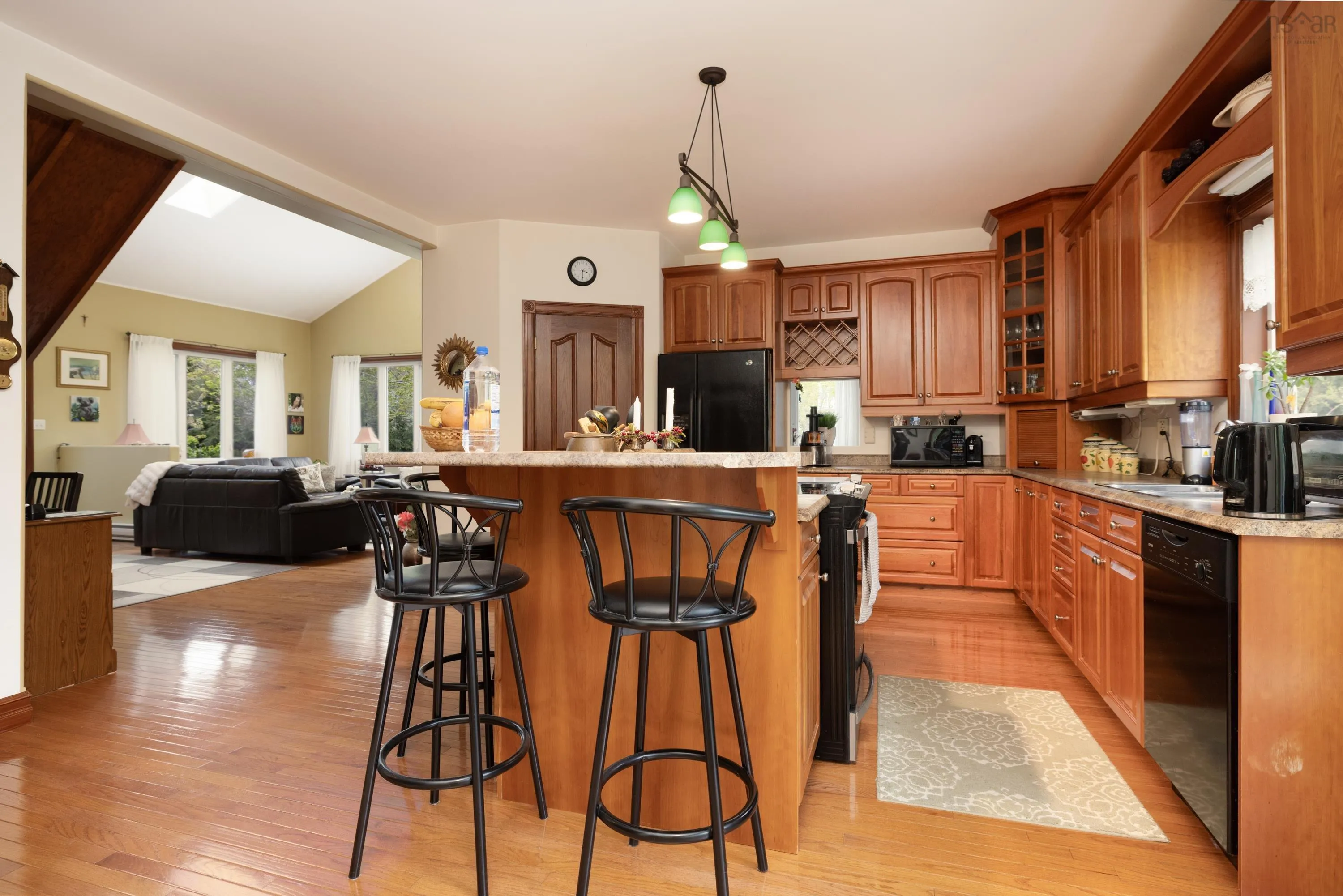 11 Millview Avenue, Bedford, NS B4A 1G8, 5 Bedrooms Bedrooms, ,5 BathroomsBathrooms,Residential,For Sale,Millview,202512663