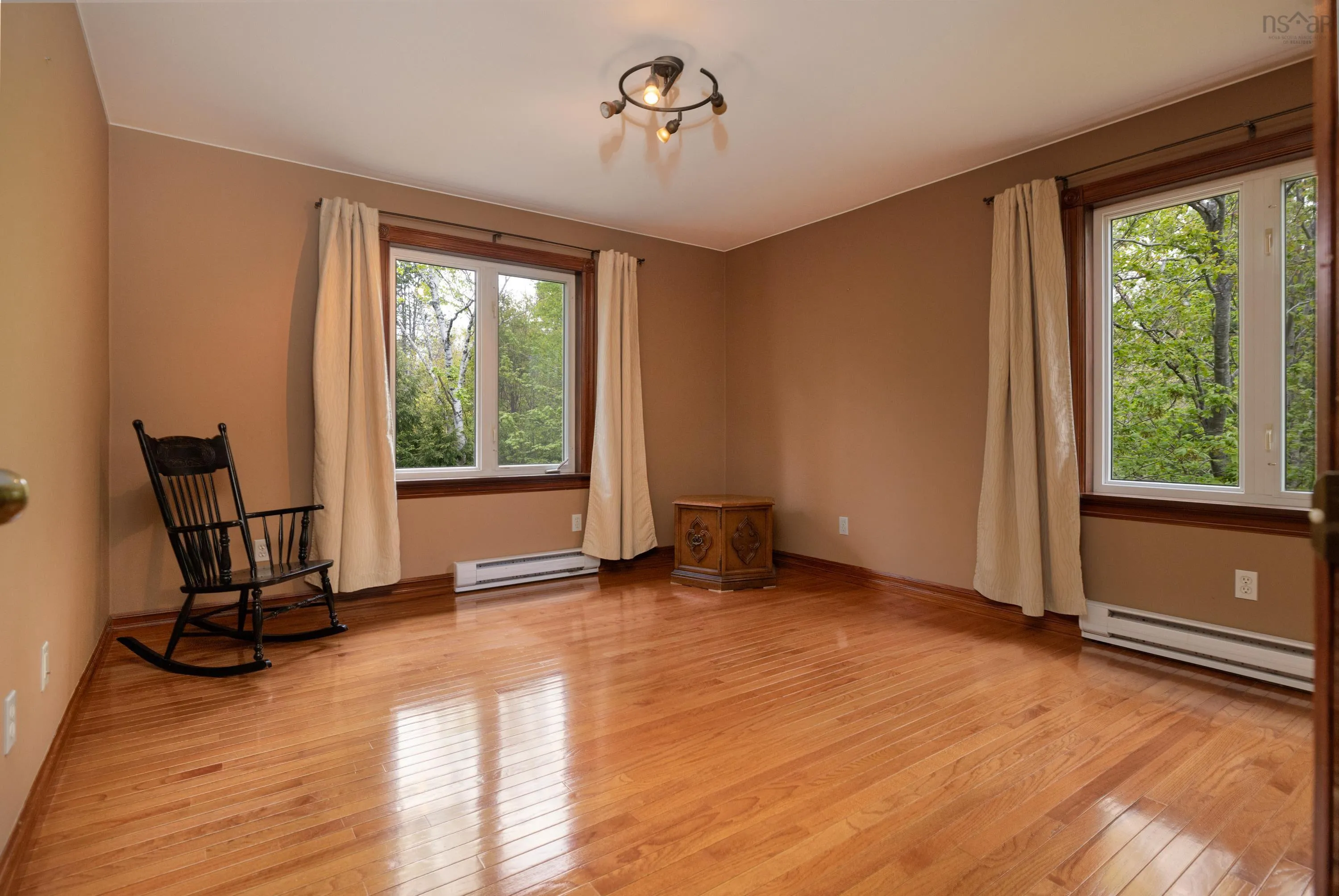 11 Millview Avenue, Bedford, NS B4A 1G8, 5 Bedrooms Bedrooms, ,5 BathroomsBathrooms,Residential,For Sale,Millview,202512663