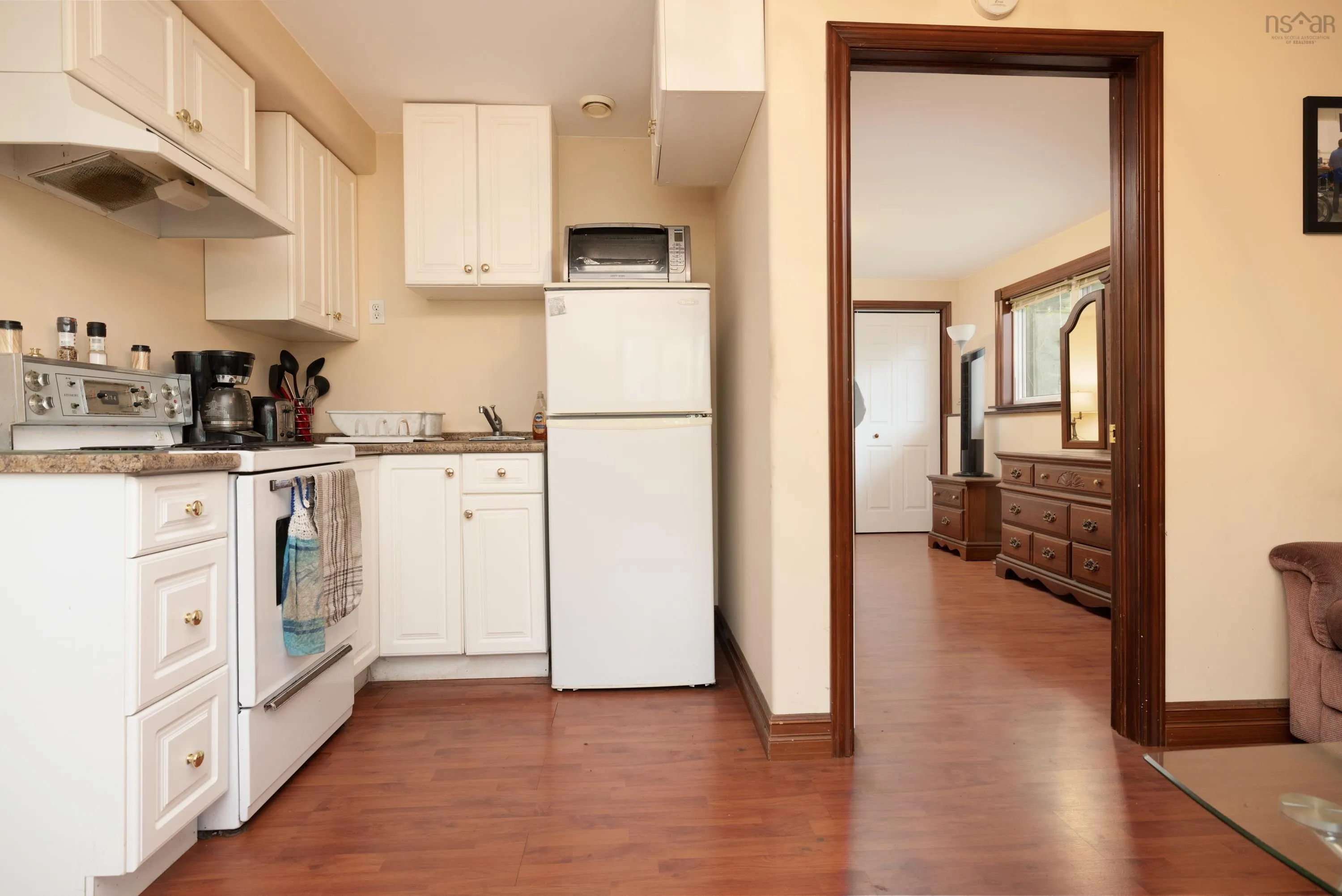 11 Millview Avenue, Bedford, NS B4A 1G8, 5 Bedrooms Bedrooms, ,5 BathroomsBathrooms,Residential,For Sale,Millview,202512663