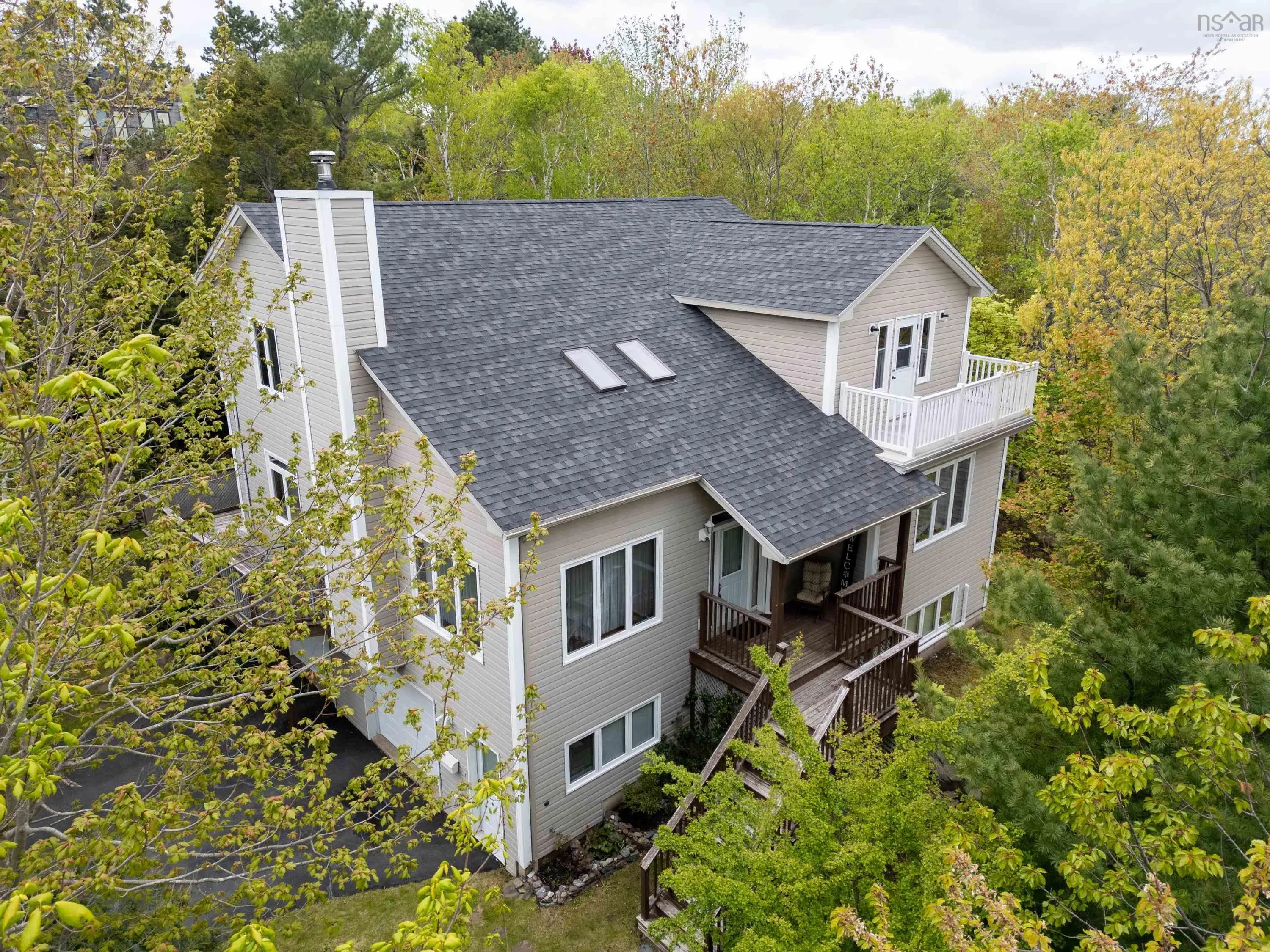 11 Millview Avenue, Bedford, NS B4A 1G8, 5 Bedrooms Bedrooms, ,5 BathroomsBathrooms,Residential,For Sale,Millview,202512663