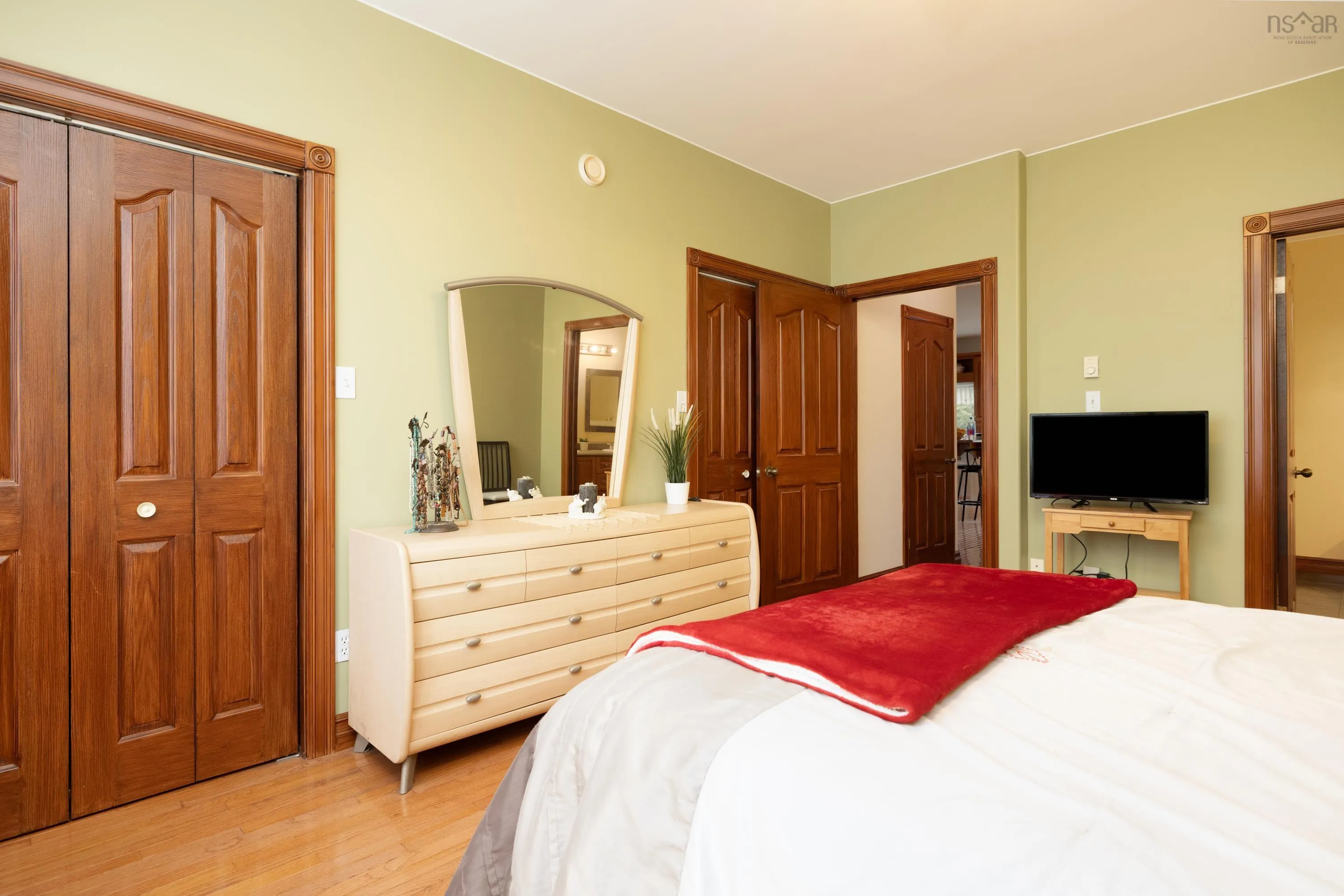 11 Millview Avenue, Bedford, NS B4A 1G8, 5 Bedrooms Bedrooms, ,5 BathroomsBathrooms,Residential,For Sale,Millview,202512663