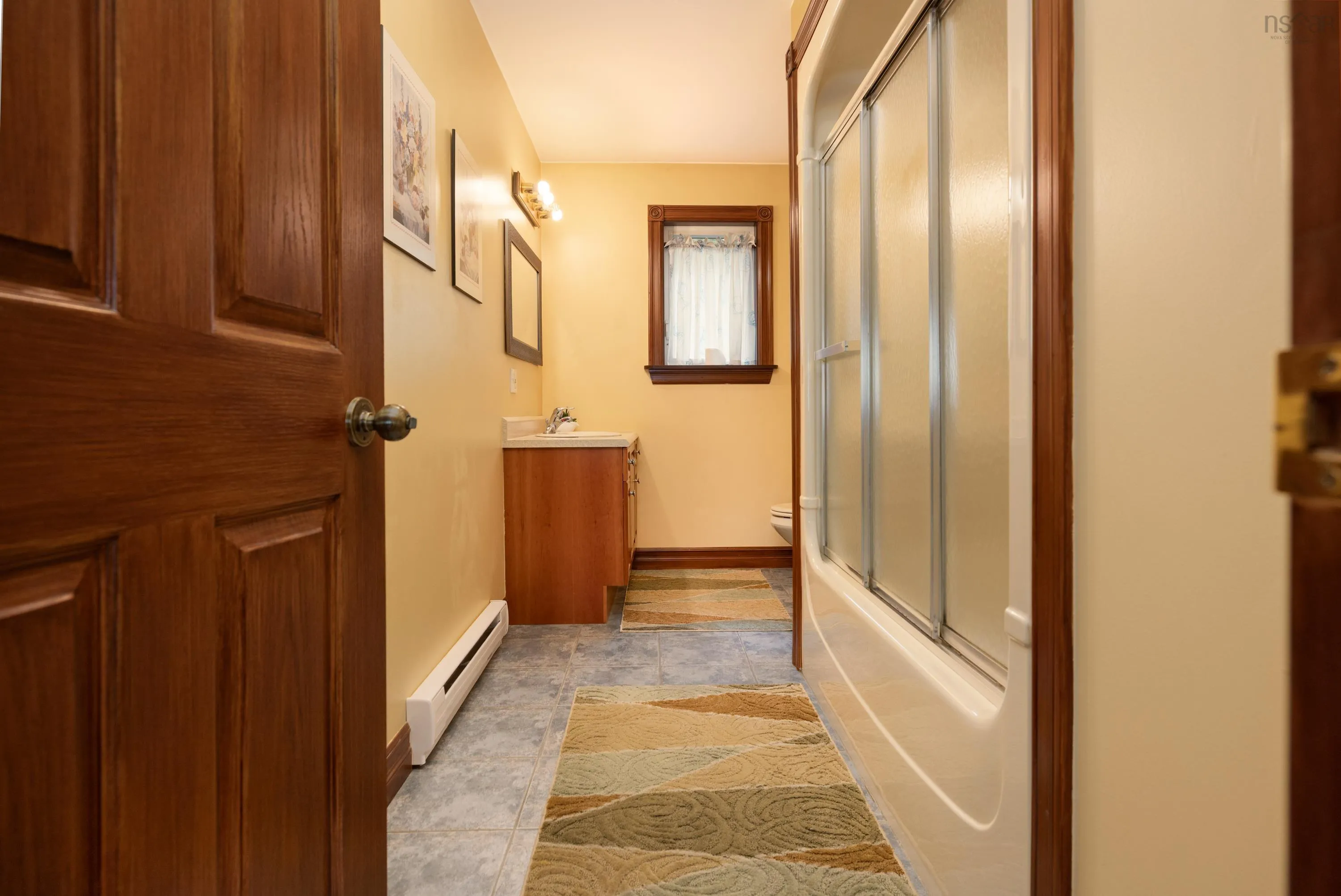 11 Millview Avenue, Bedford, NS B4A 1G8, 5 Bedrooms Bedrooms, ,5 BathroomsBathrooms,Residential,For Sale,Millview,202512663