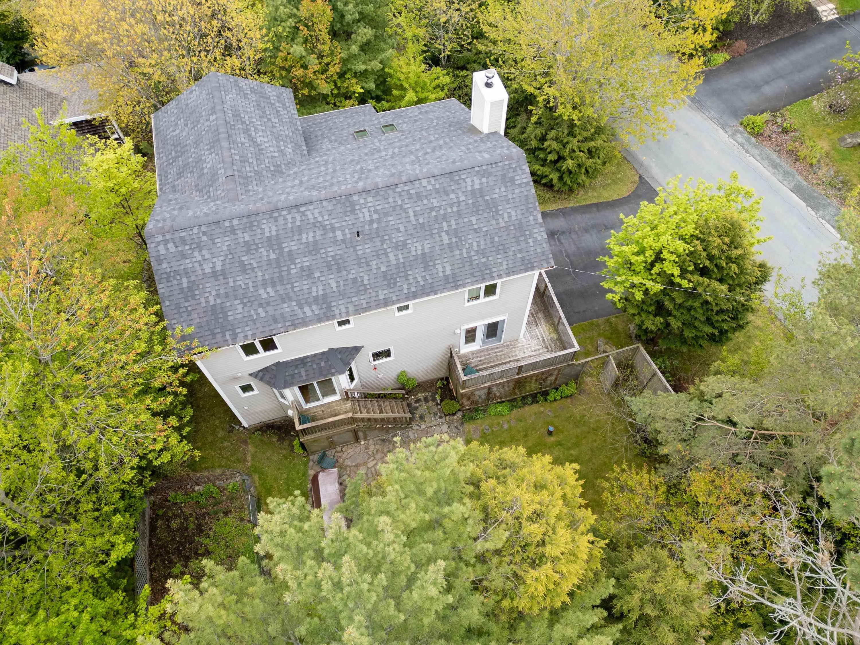 11 Millview Avenue, Bedford, NS B4A 1G8, 5 Bedrooms Bedrooms, ,5 BathroomsBathrooms,Residential,For Sale,Millview,202512663