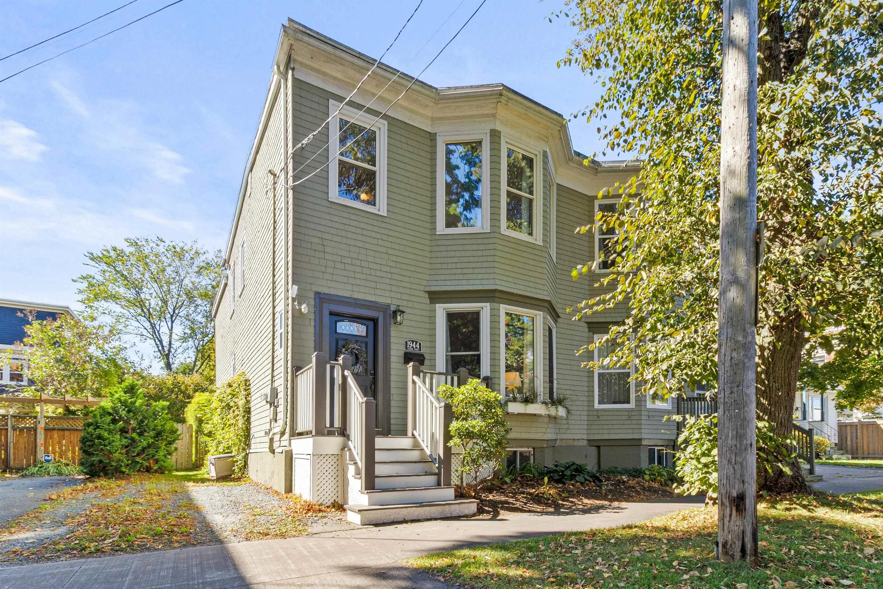 1944 Vernon Street, Halifax, NS B3H 3N9, 4 Bedrooms Bedrooms, ,2 BathroomsBathrooms,Residential,For Sale,Vernon,202524889