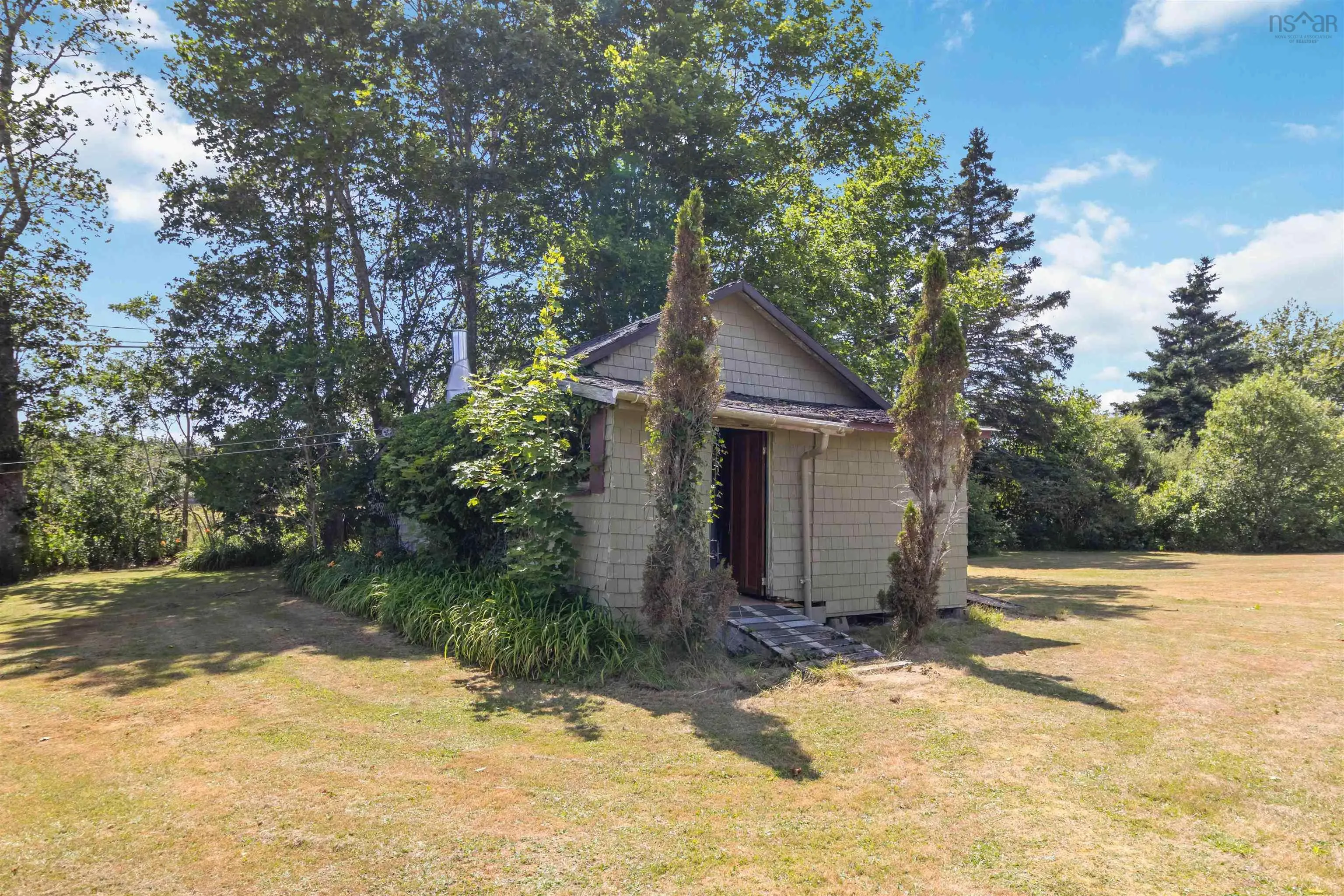 22 Hogg Lane, Sheet Harbour, NS B0J 3B0, 5 Bedrooms Bedrooms, ,3 BathroomsBathrooms,Residential,For Sale,Hogg,202518818