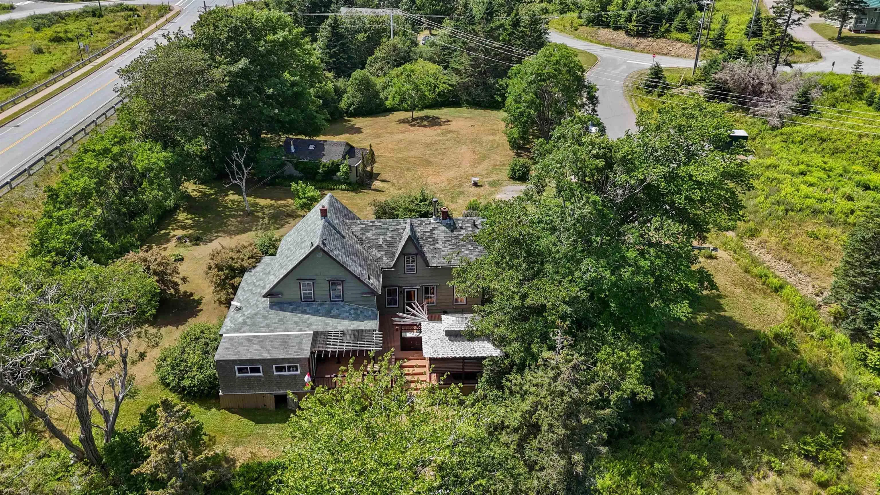 22 Hogg Lane, Sheet Harbour, NS B0J 3B0, 5 Bedrooms Bedrooms, ,3 BathroomsBathrooms,Residential,For Sale,Hogg,202518818