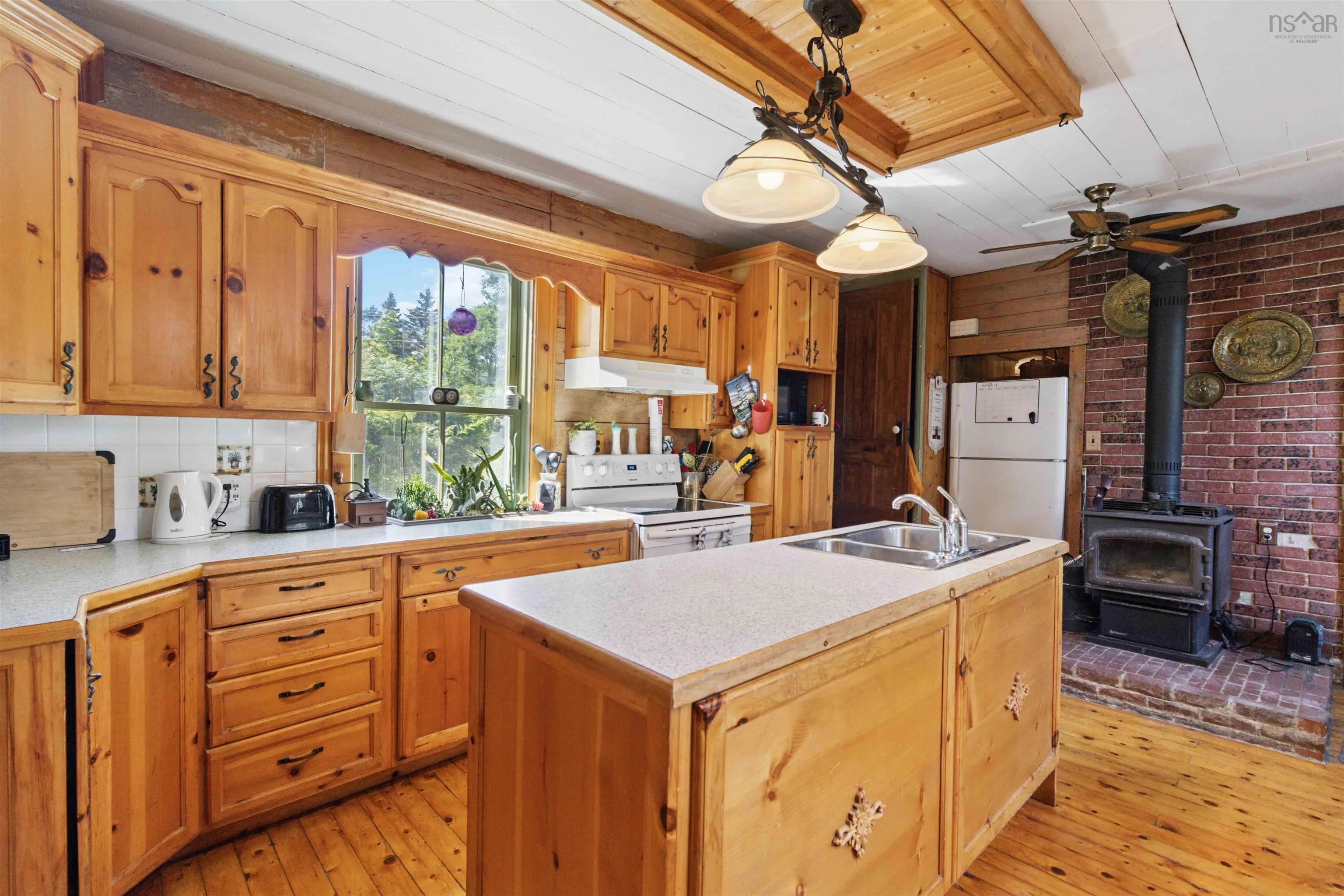 22 Hogg Lane, Sheet Harbour, NS B0J 3B0, 5 Bedrooms Bedrooms, ,3 BathroomsBathrooms,Residential,For Sale,Hogg,202518818
