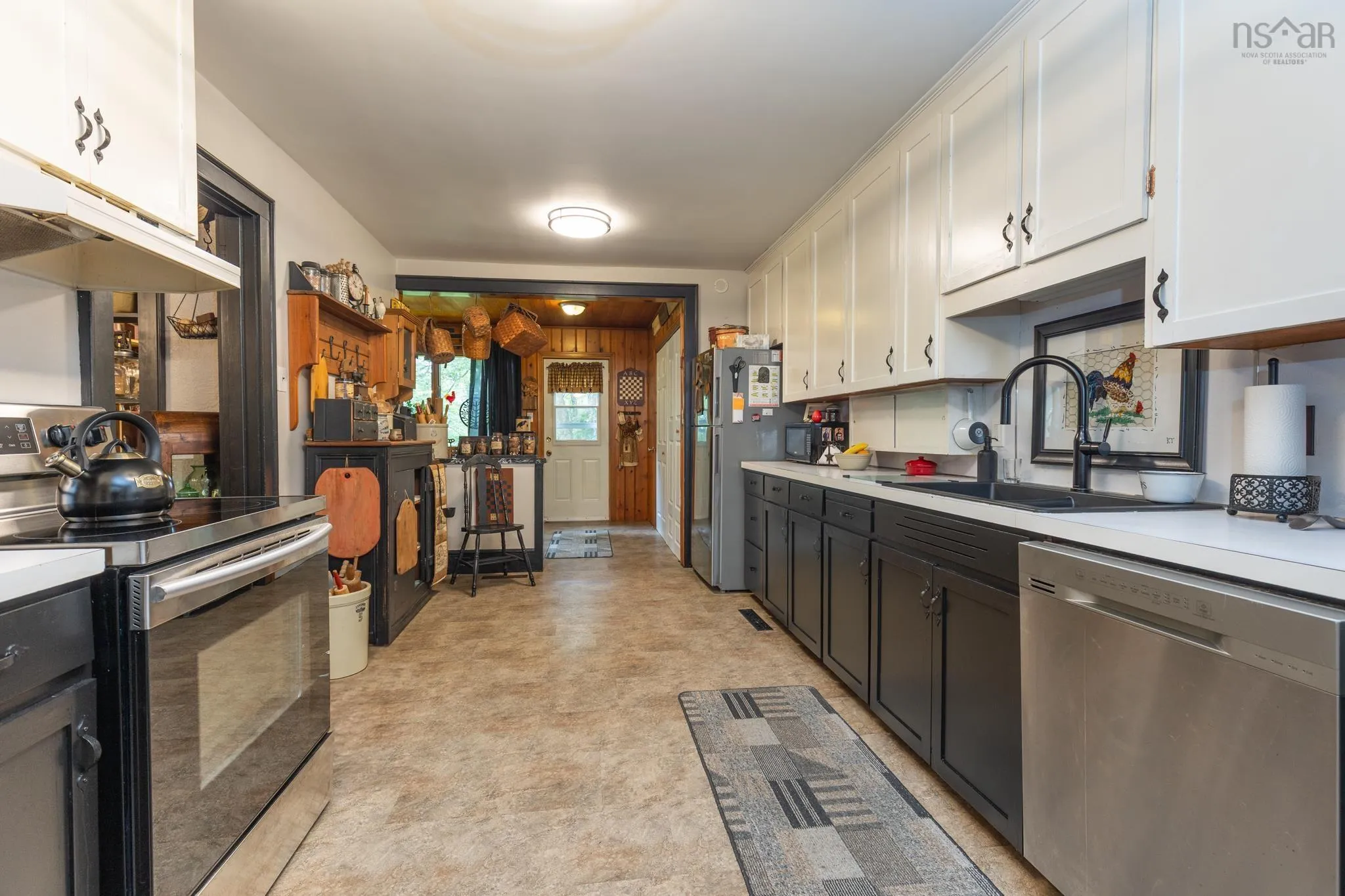 11 Highland Avenue, Yarmouth, NS B5A 2A3, 5 Bedrooms Bedrooms, ,2 BathroomsBathrooms,Residential,For Sale,Highland,202519252