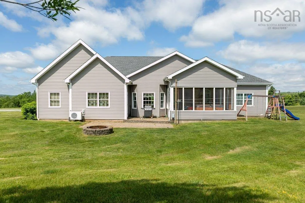 1578 Cooks Brook Road, Cooks Brook, NS B0N 2H0, 3 Bedrooms Bedrooms, ,3 BathroomsBathrooms,Farm,For Sale,Cooks Brook,202525423