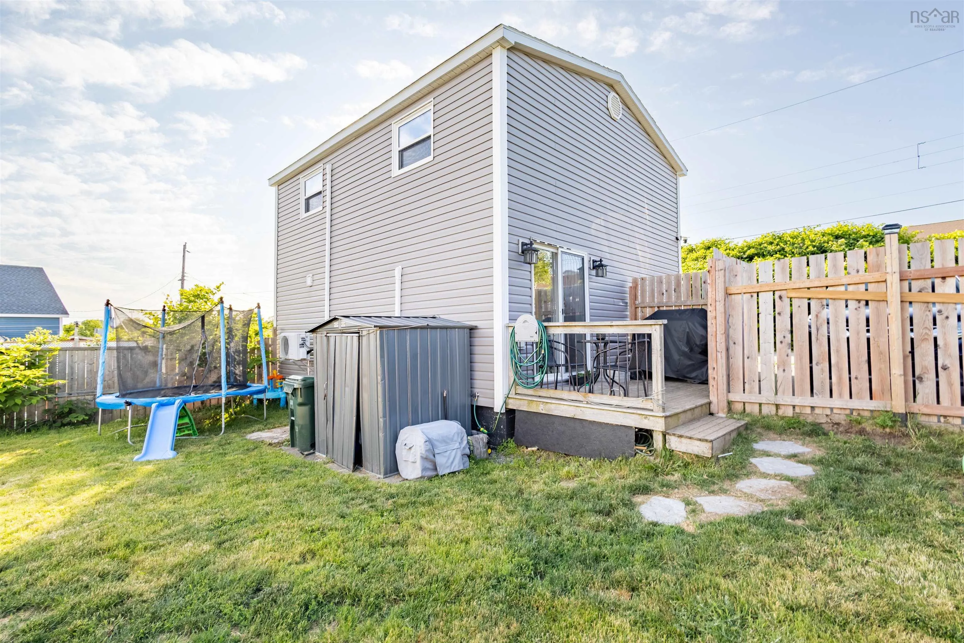 9 Cogan Street, North Sydney, NS B2A 3A7, 3 Bedrooms Bedrooms, ,1 BathroomBathrooms,Residential,For Sale,Cogan,202516084