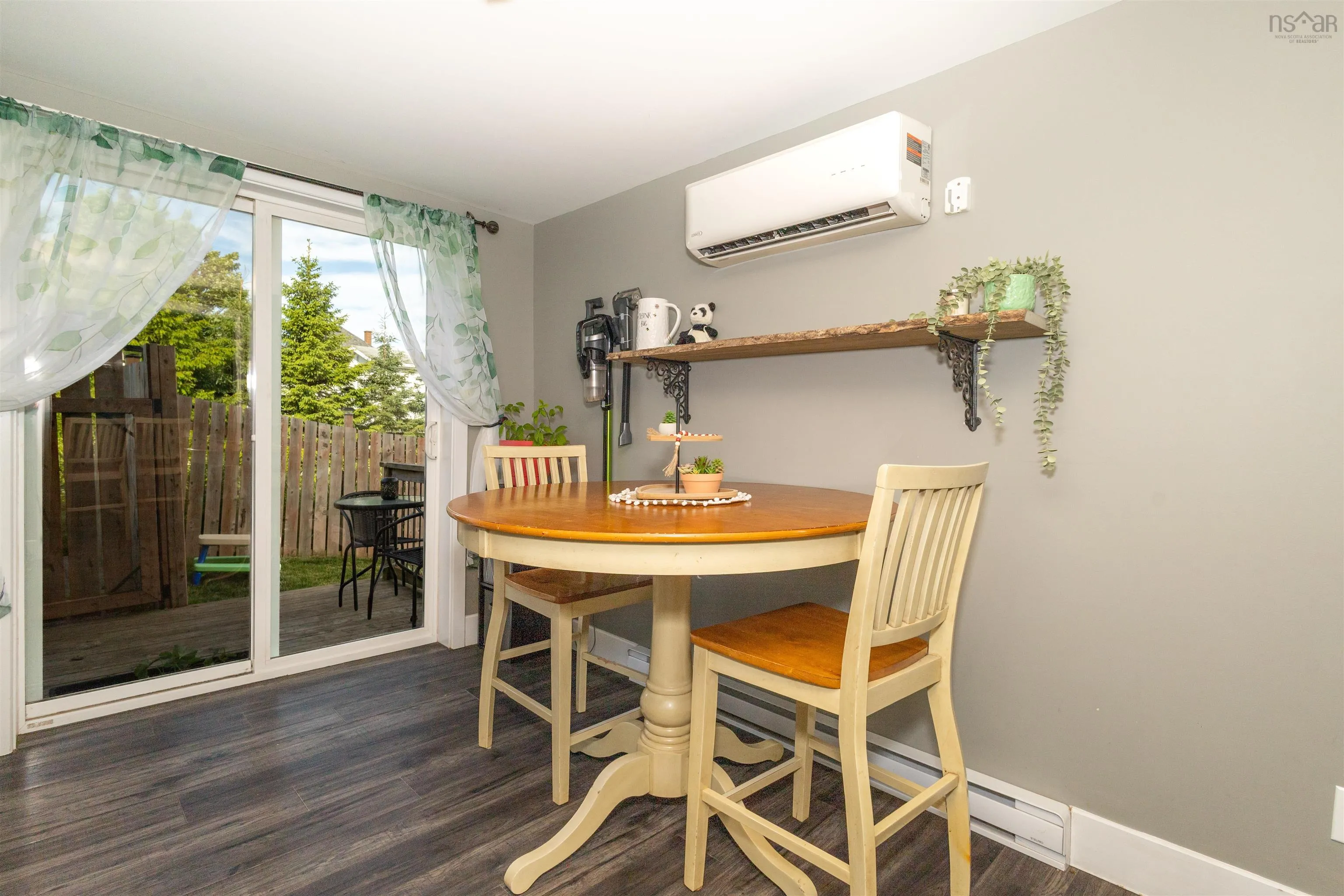 9 Cogan Street, North Sydney, NS B2A 3A7, 3 Bedrooms Bedrooms, ,1 BathroomBathrooms,Residential,For Sale,Cogan,202516084