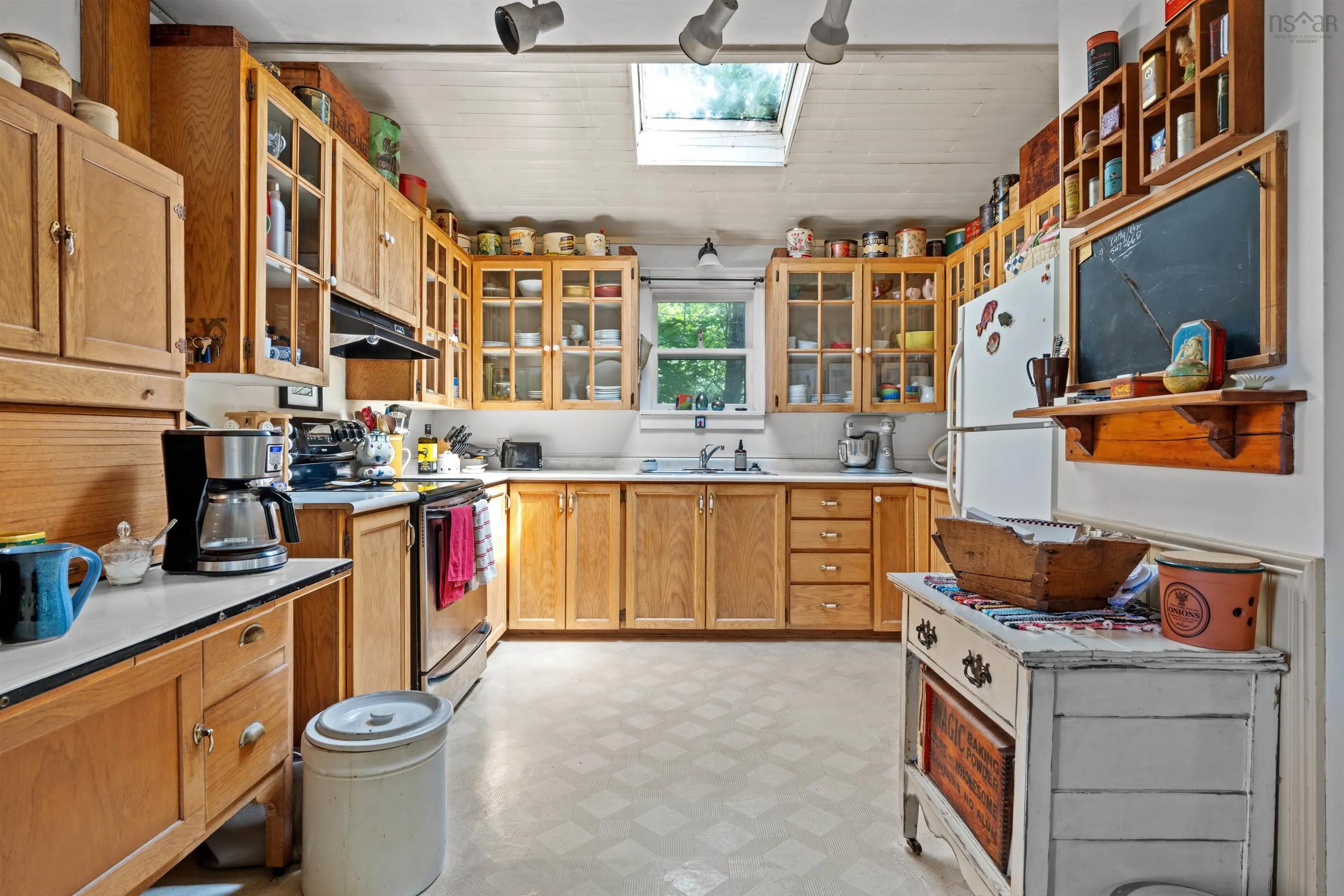 10293 Highway Highway E, Oyster Pond, NS B0J 1P0, 2 Bedrooms Bedrooms, ,1 BathroomBathrooms,Residential,For Sale,Highway 7,202520567
