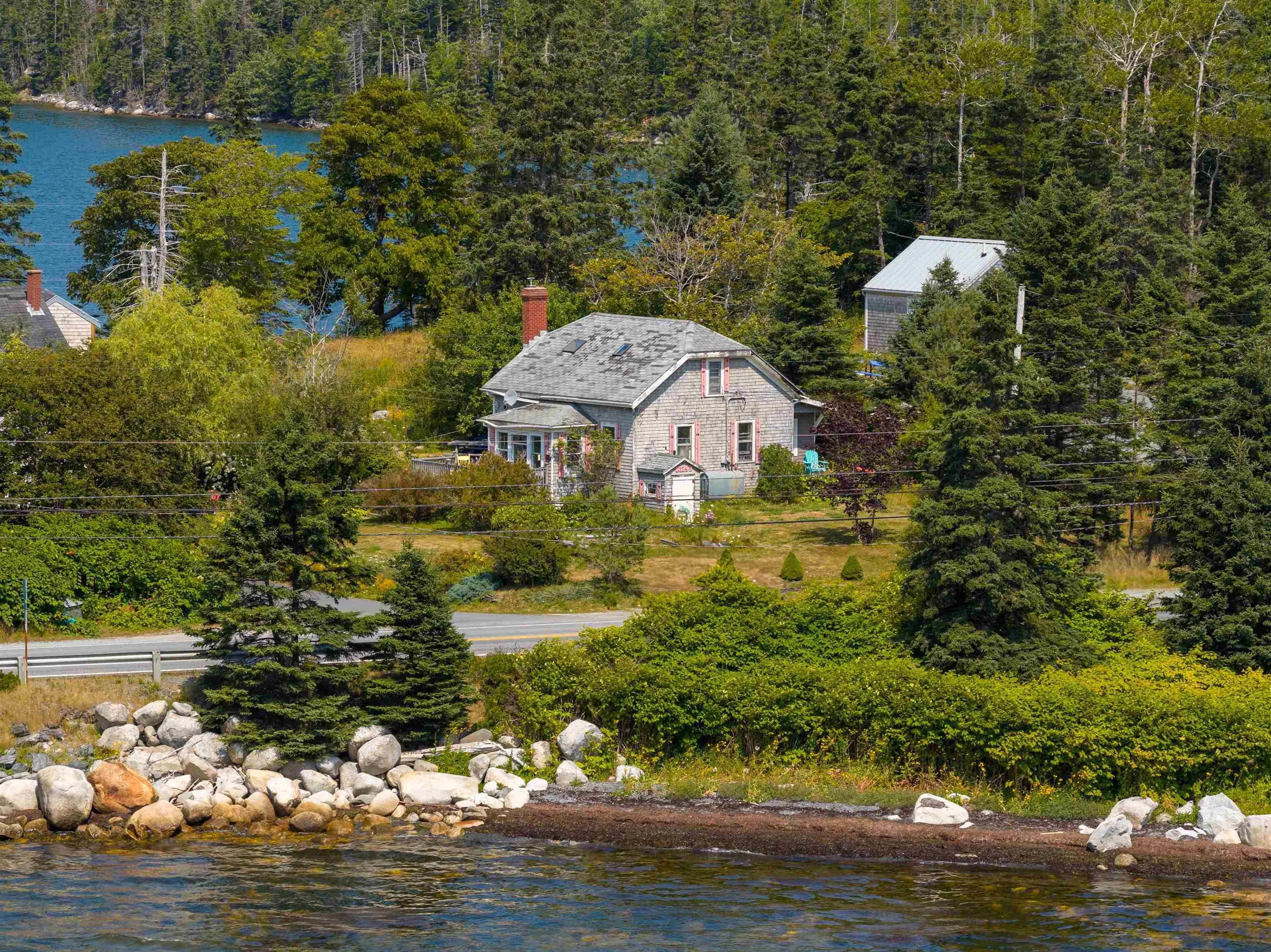 10293 Highway Highway E, Oyster Pond, NS B0J 1P0, 2 Bedrooms Bedrooms, ,1 BathroomBathrooms,Residential,For Sale,Highway 7,202520567