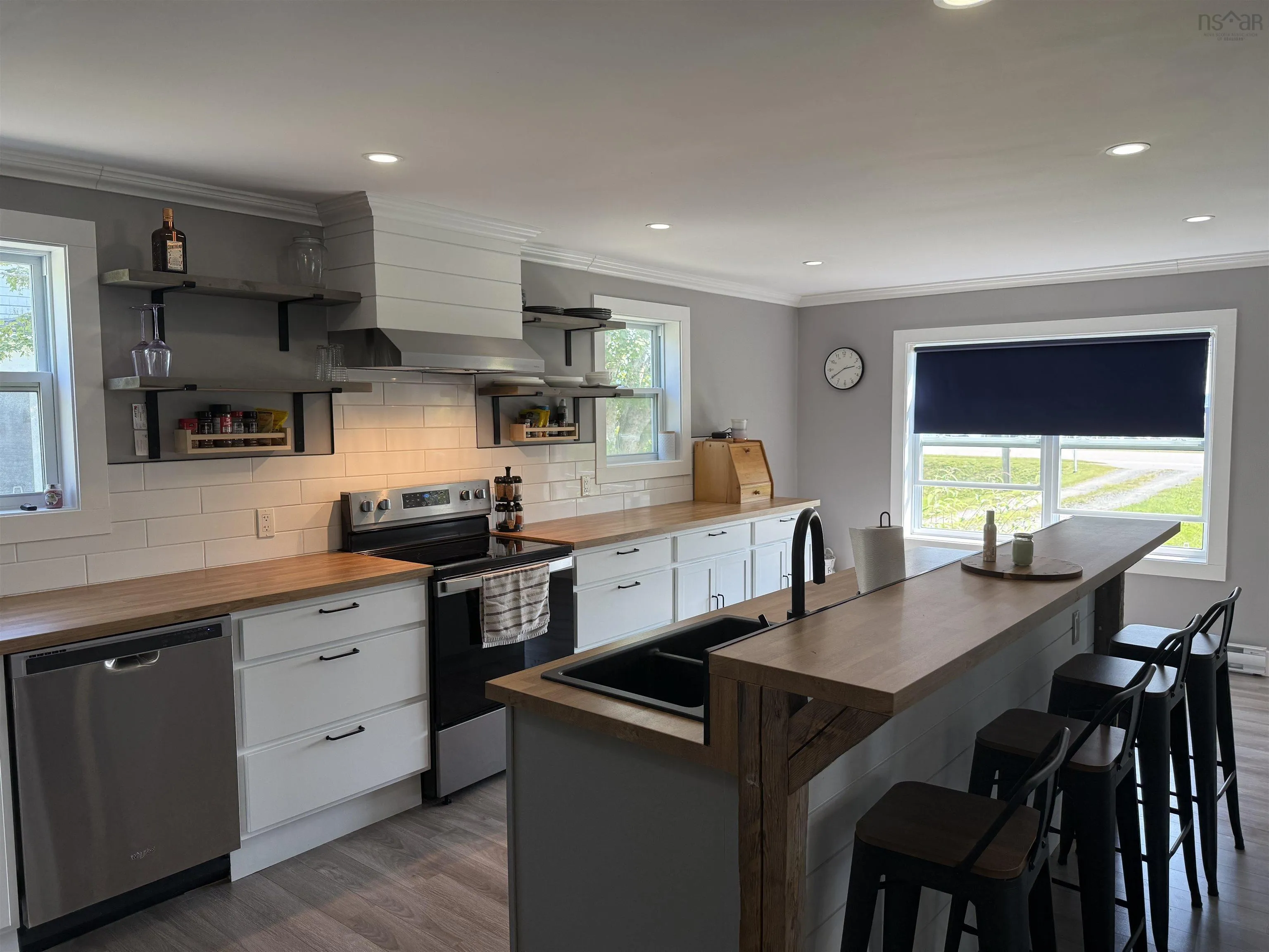 1044 335 Highway, Middle West Pubnico, NS B0W 0C5, 3 Bedrooms Bedrooms, ,2 BathroomsBathrooms,Residential,For Sale,335,202520985