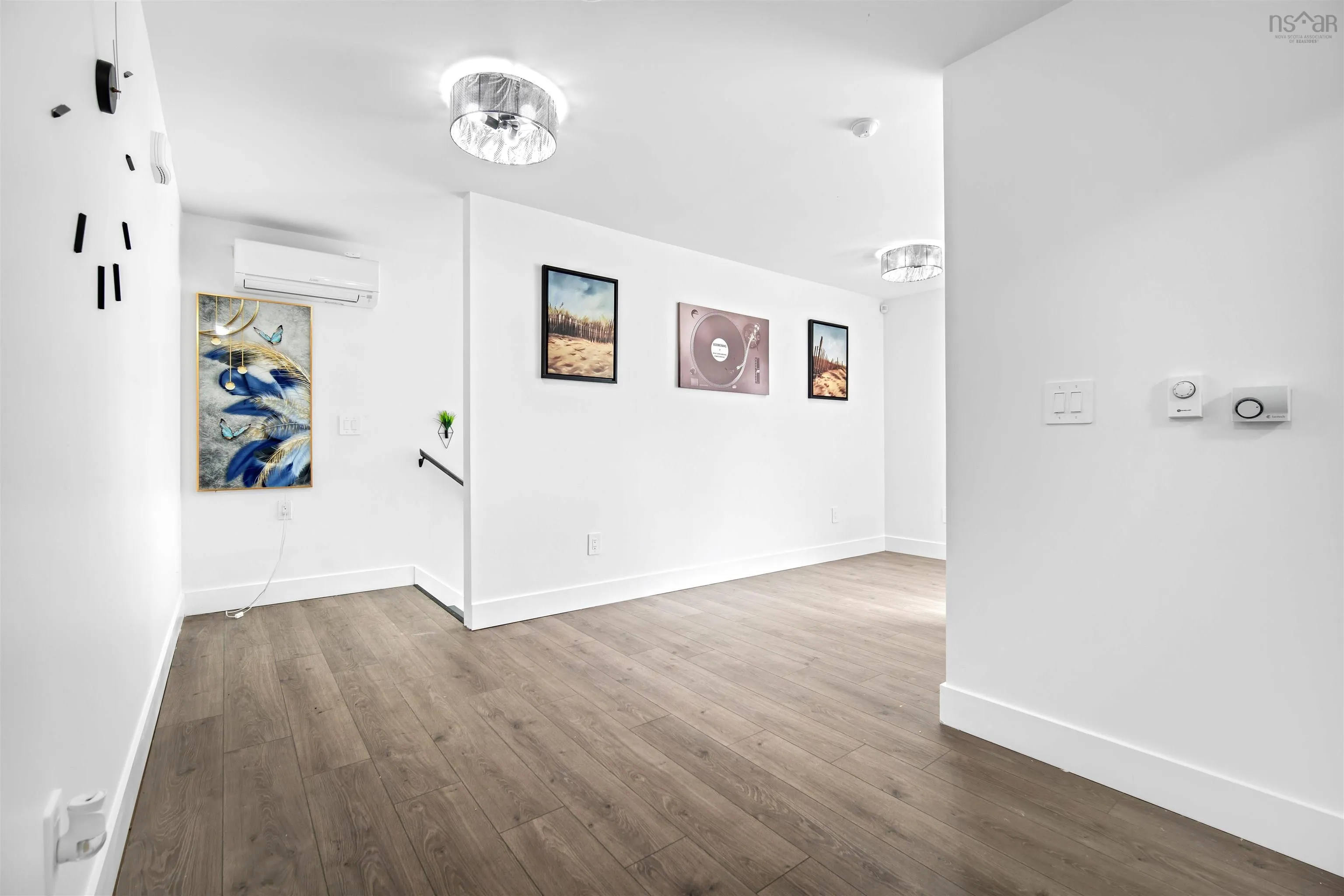 61/63 Brian Drive, Dartmouth, NS B2W 2N2, 6 Bedrooms Bedrooms, ,Residential Income,For Sale,Brian,202517896