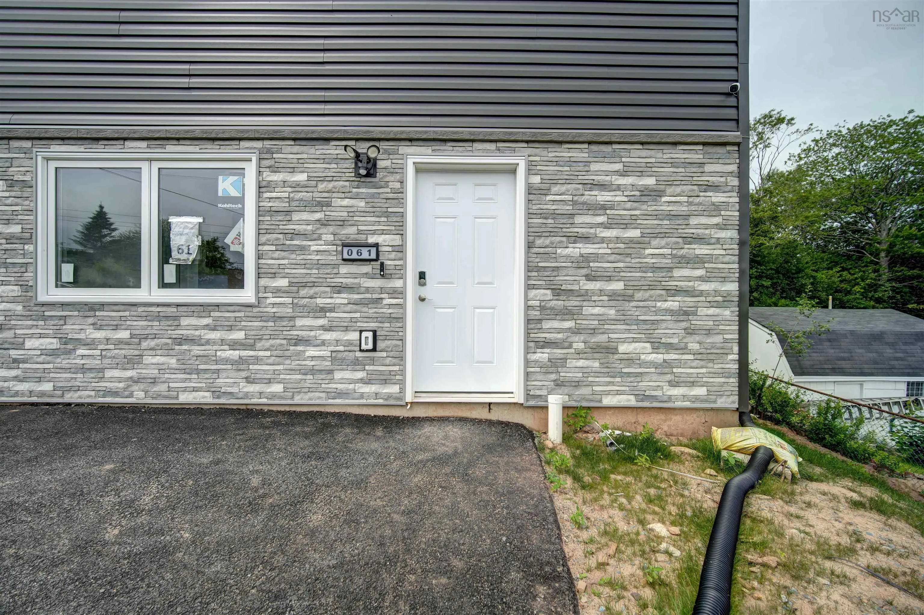 61/63 Brian Drive, Dartmouth, NS B2W 2N2, 6 Bedrooms Bedrooms, ,Residential Income,For Sale,Brian,202517896