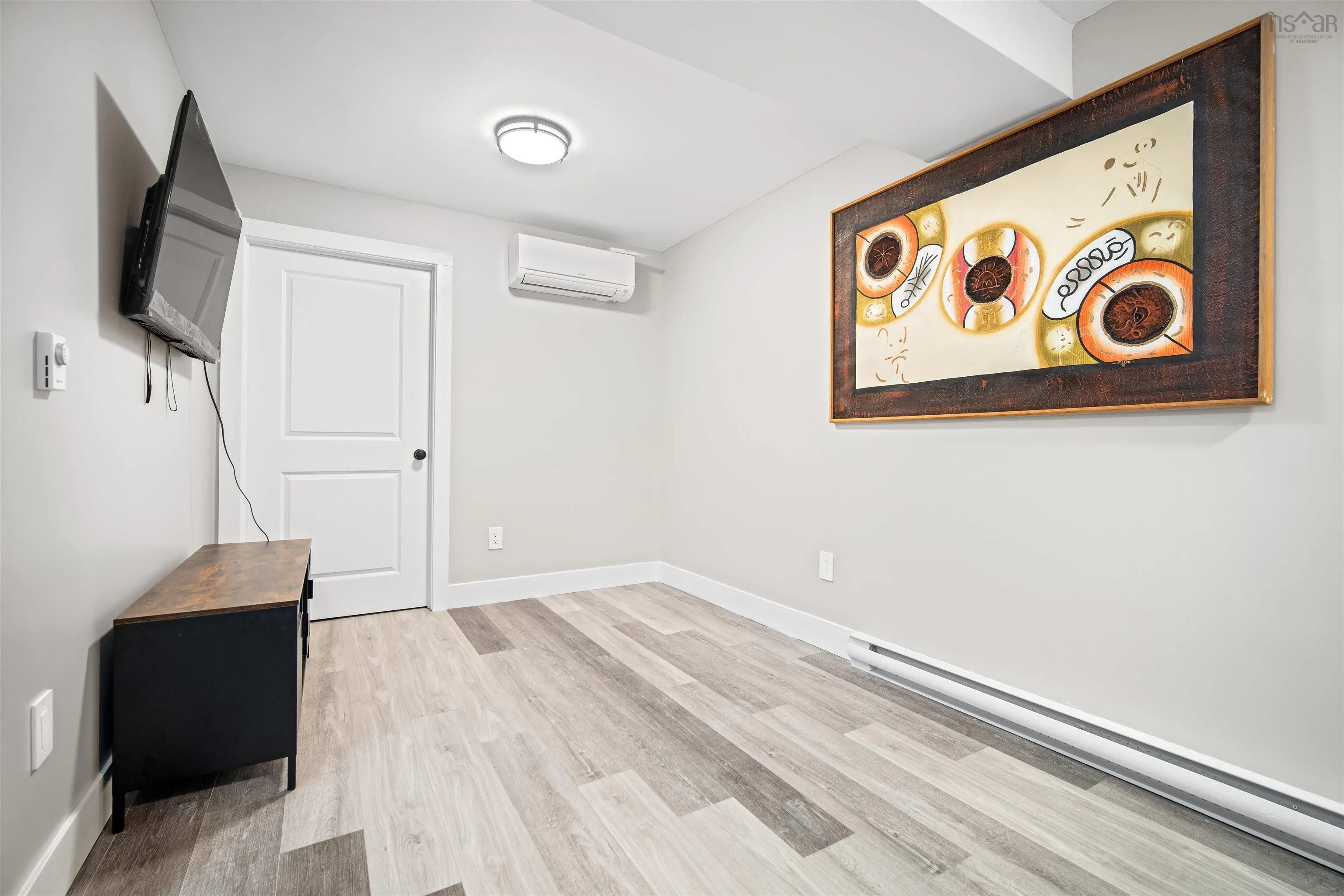 61/63 Brian Drive, Dartmouth, NS B2W 2N2, 6 Bedrooms Bedrooms, ,Residential Income,For Sale,Brian,202517896