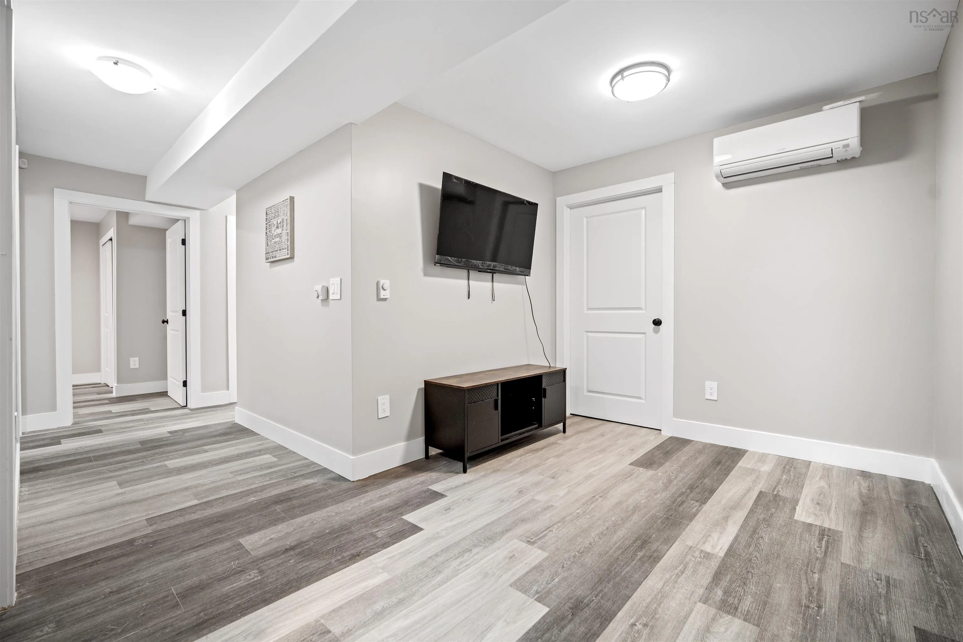 61/63 Brian Drive, Dartmouth, NS B2W 2N2, 6 Bedrooms Bedrooms, ,Residential Income,For Sale,Brian,202517896