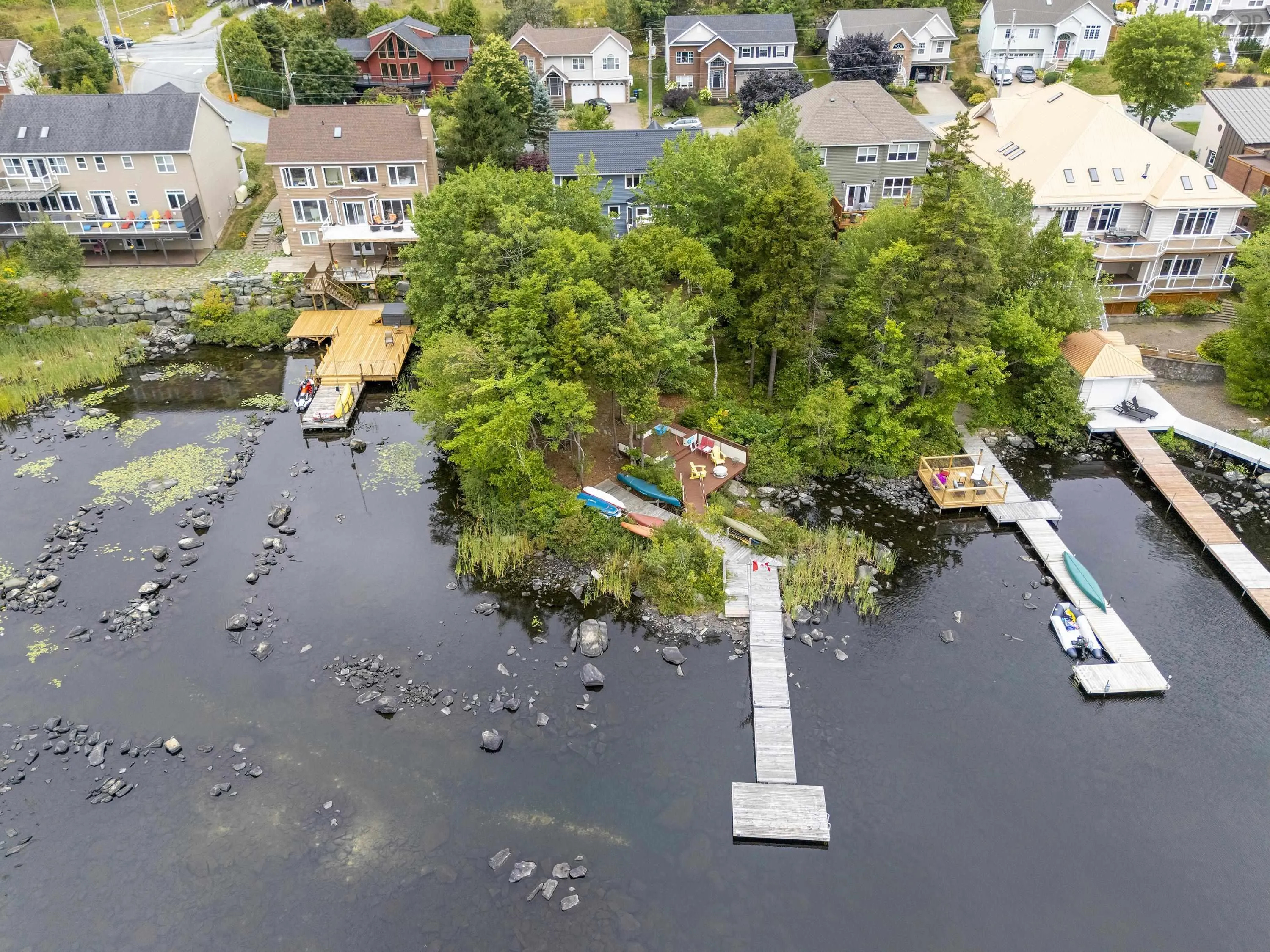 23 Lakeshore Park Terrace, Dartmouth, NS B3A 4Z4, 4 Bedrooms Bedrooms, ,4 BathroomsBathrooms,Residential,For Sale,Lakeshore Park,202521128