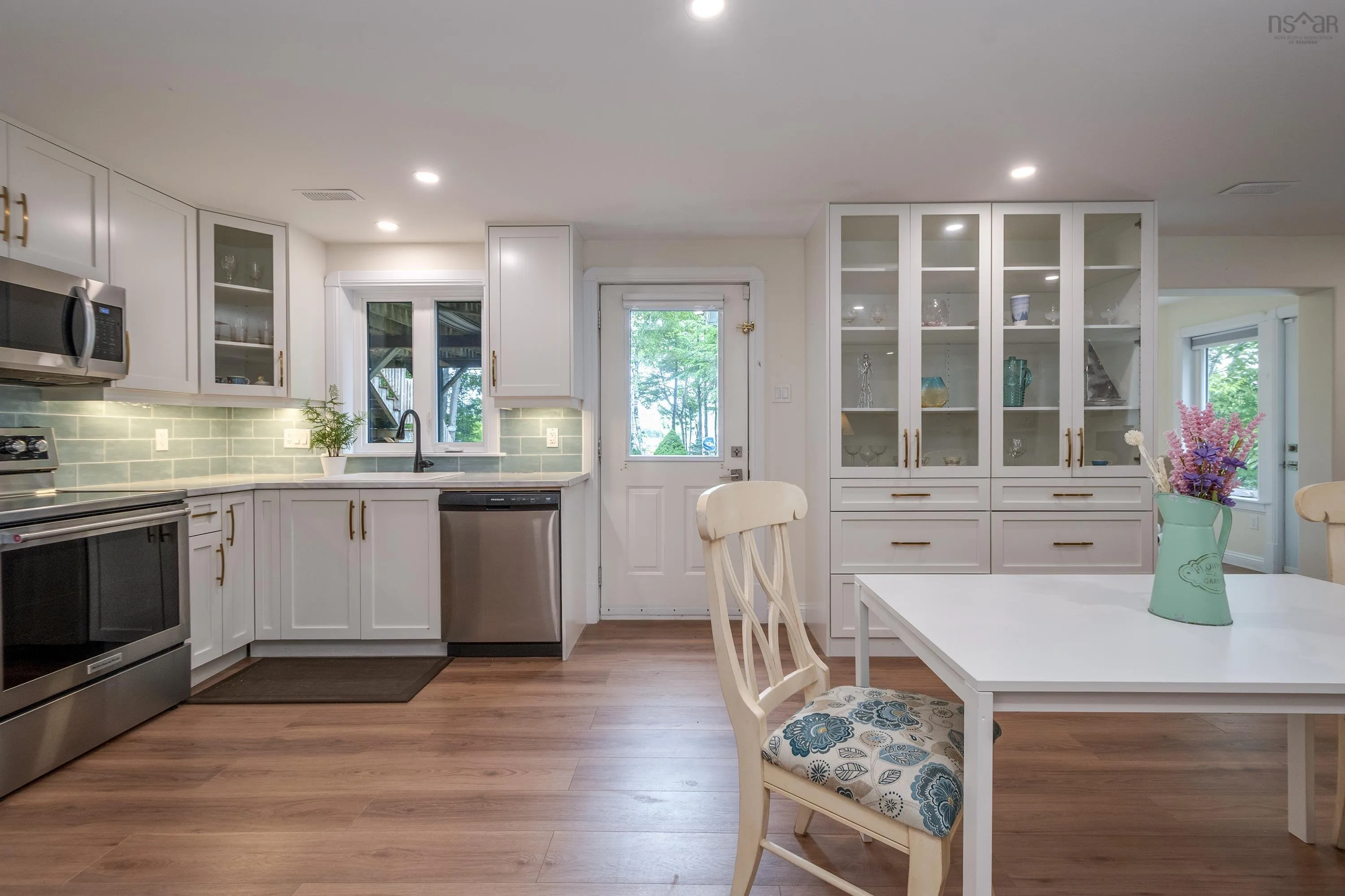 23 Lakeshore Park Terrace, Dartmouth, NS B3A 4Z4, 4 Bedrooms Bedrooms, ,4 BathroomsBathrooms,Residential,For Sale,Lakeshore Park,202521128