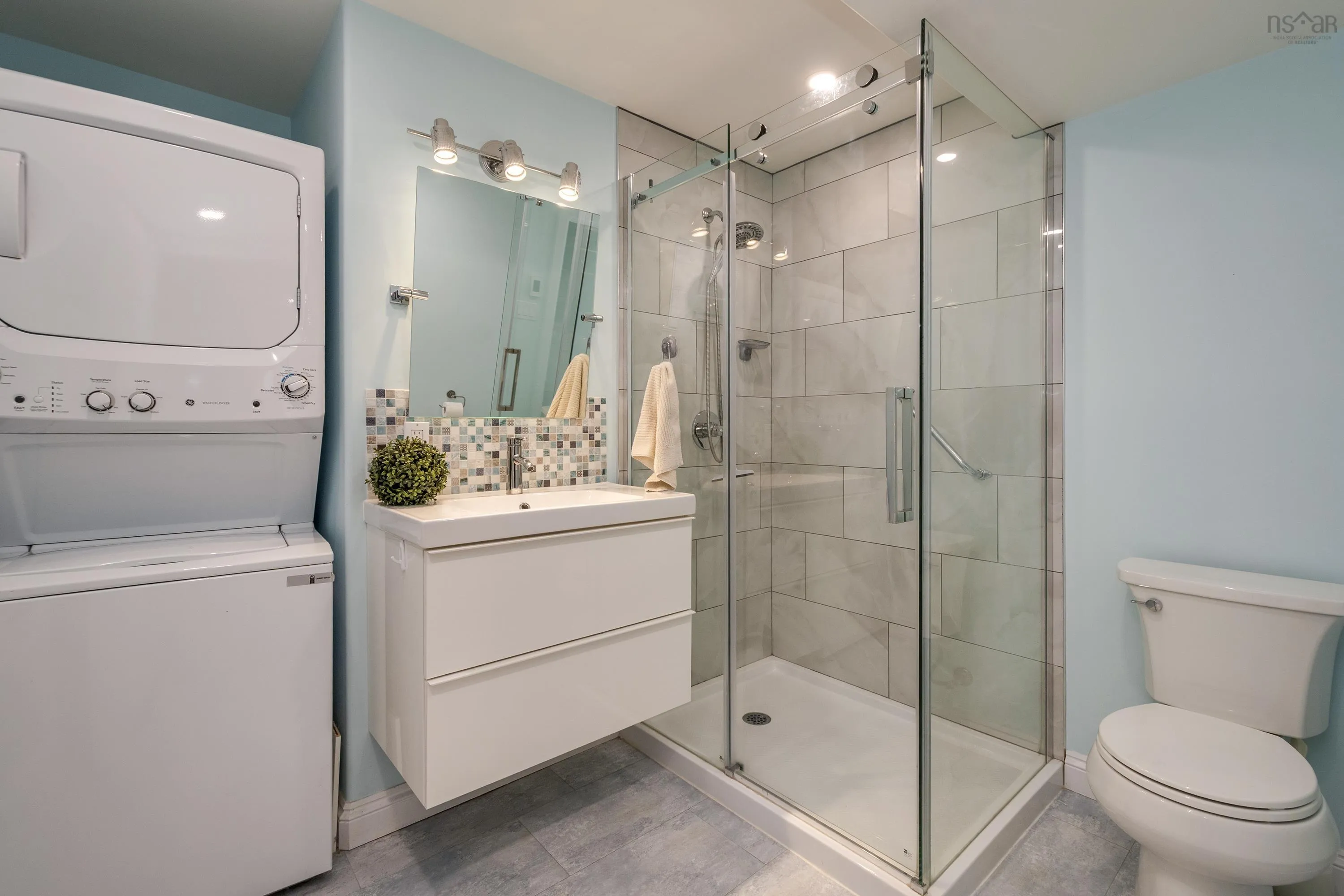 23 Lakeshore Park Terrace, Dartmouth, NS B3A 4Z4, 4 Bedrooms Bedrooms, ,4 BathroomsBathrooms,Residential,For Sale,Lakeshore Park,202521128