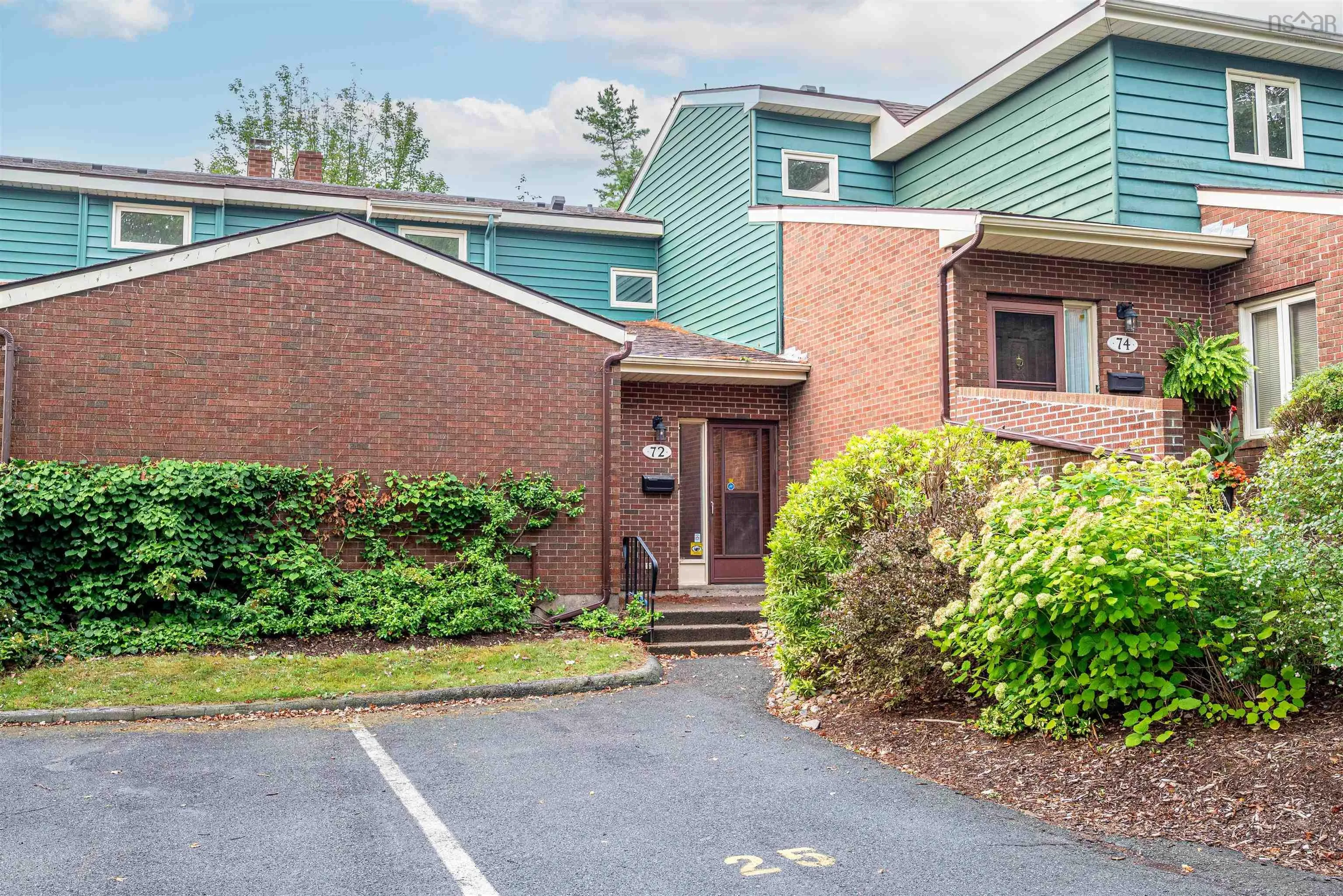 72 Braemount Drive, Halifax, NS B3M 3P3, 2 Bedrooms Bedrooms, ,3 BathroomsBathrooms,Residential,For Sale,Braemount Drive,202522941