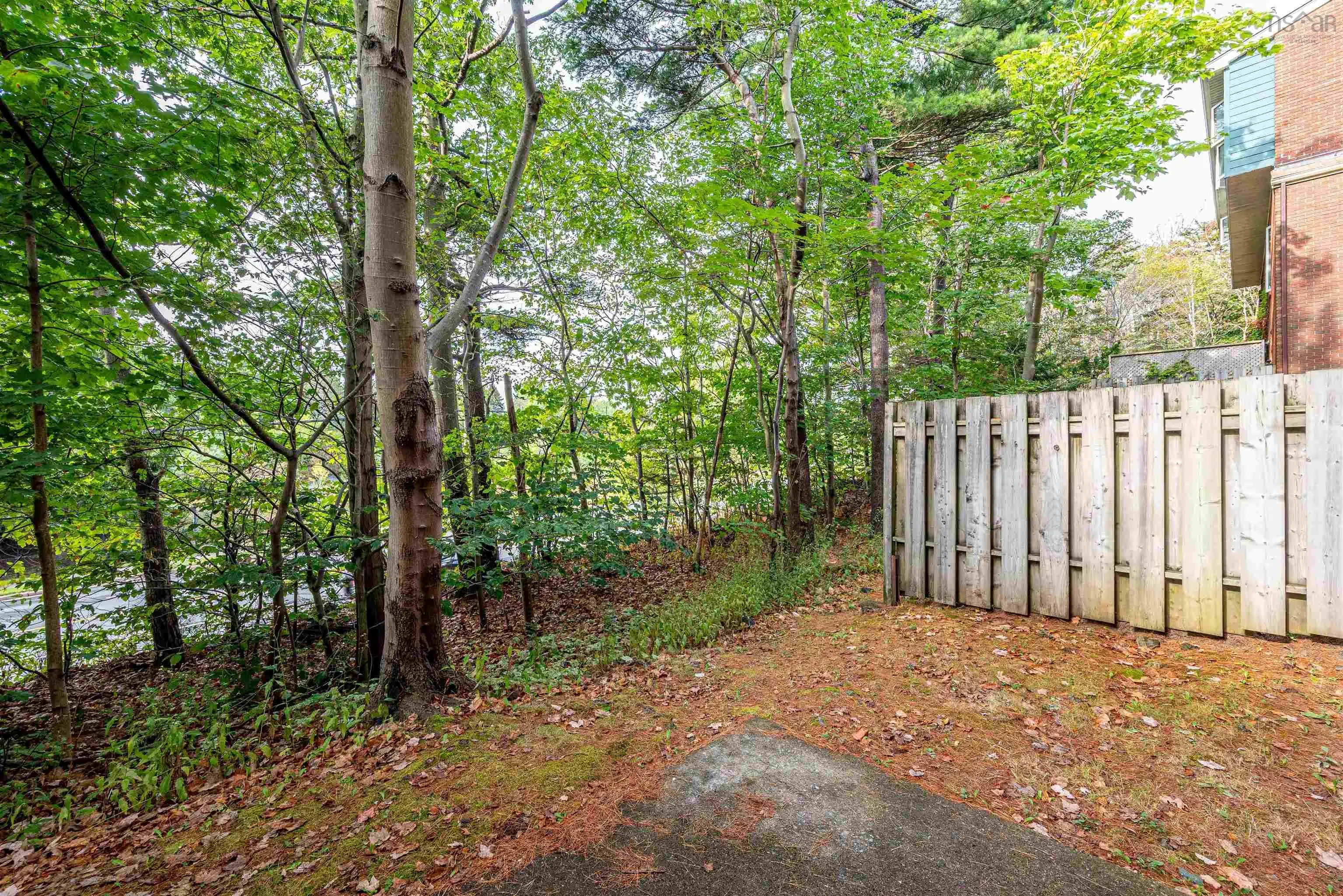 72 Braemount Drive, Halifax, NS B3M 3P3, 2 Bedrooms Bedrooms, ,3 BathroomsBathrooms,Residential,For Sale,Braemount Drive,202522941