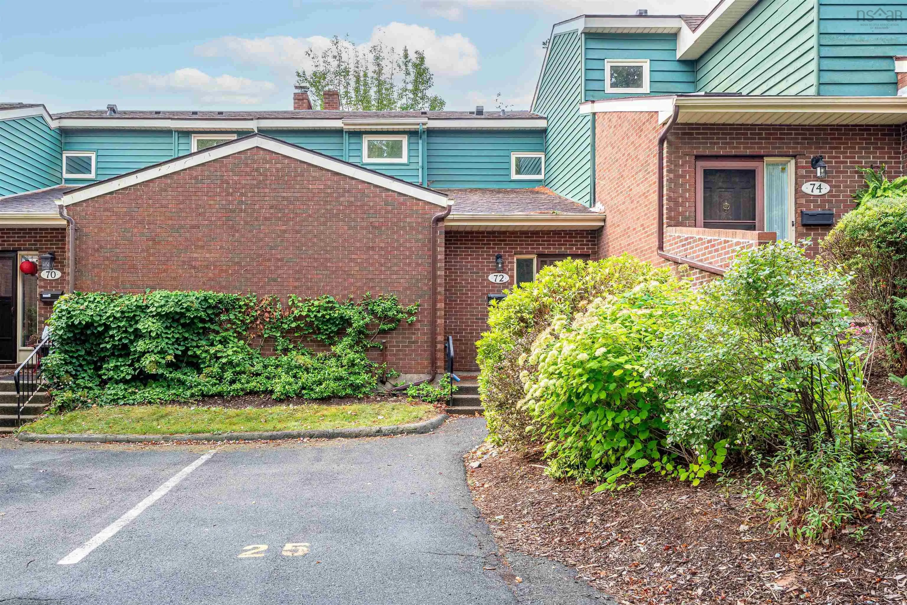 72 Braemount Drive, Halifax, NS B3M 3P3, 2 Bedrooms Bedrooms, ,3 BathroomsBathrooms,Residential,For Sale,Braemount Drive,202522941