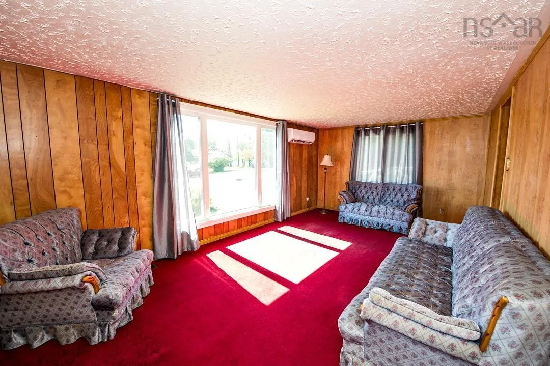 1395 Main Road, Eastern Passage, NS B3G 3E9, 2 Bedrooms Bedrooms, ,1 BathroomBathrooms,Residential,For Sale,Main,202523110