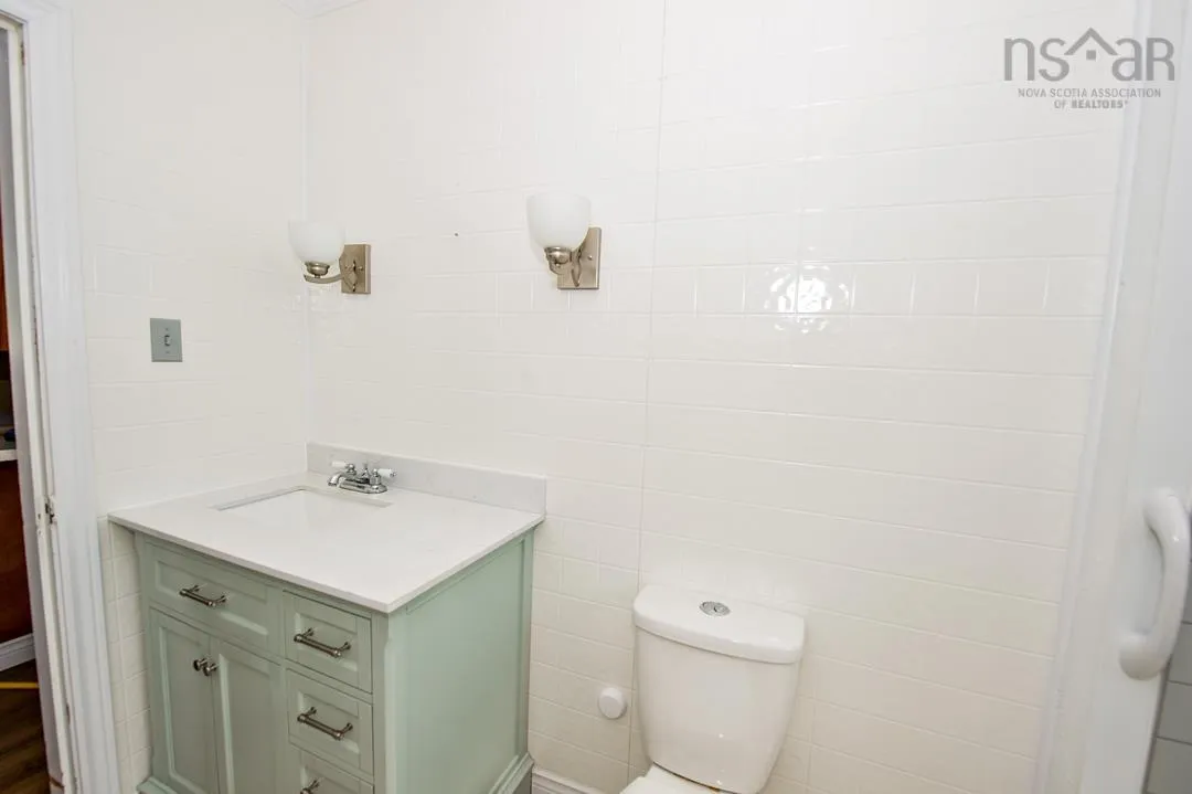 1395 Main Road, Eastern Passage, NS B3G 3E9, 2 Bedrooms Bedrooms, ,1 BathroomBathrooms,Residential,For Sale,Main,202523110