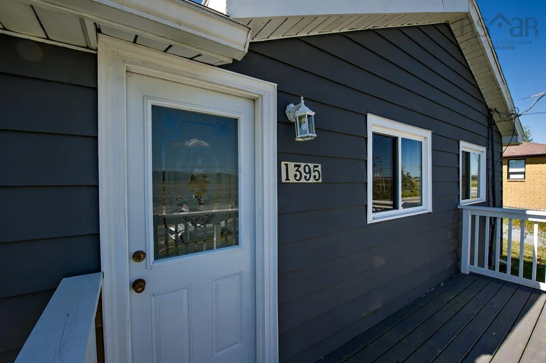 1395 Main Road, Eastern Passage, NS B3G 3E9, 2 Bedrooms Bedrooms, ,1 BathroomBathrooms,Residential,For Sale,Main,202523110