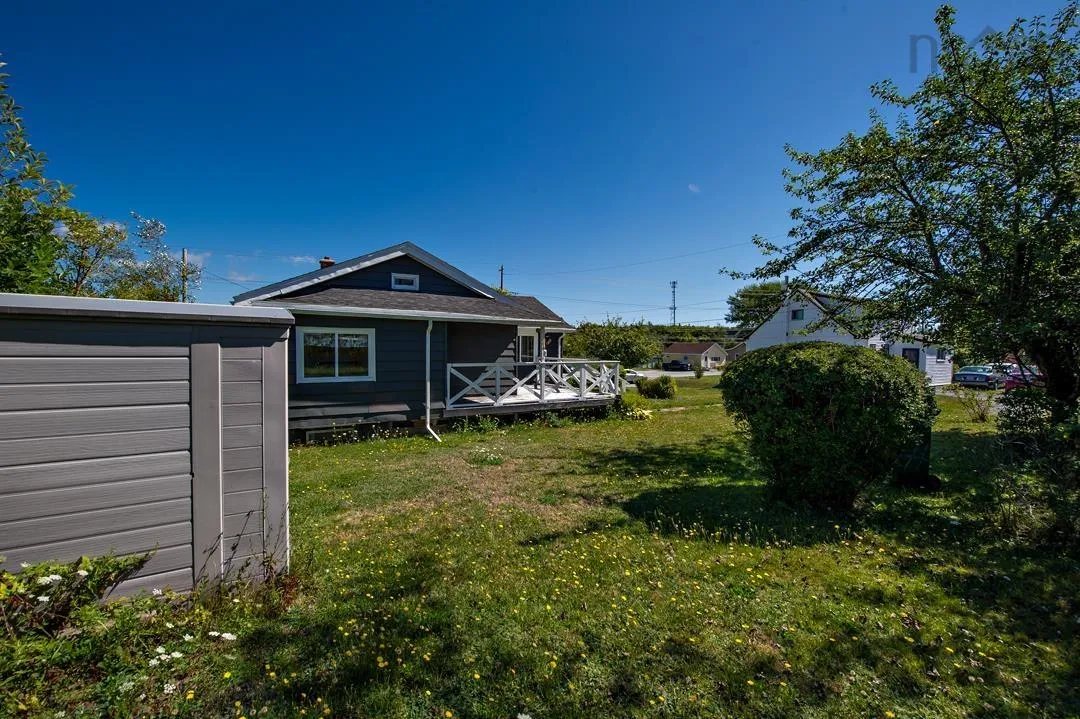 1395 Main Road, Eastern Passage, NS B3G 3E9, 2 Bedrooms Bedrooms, ,1 BathroomBathrooms,Residential,For Sale,Main,202523110