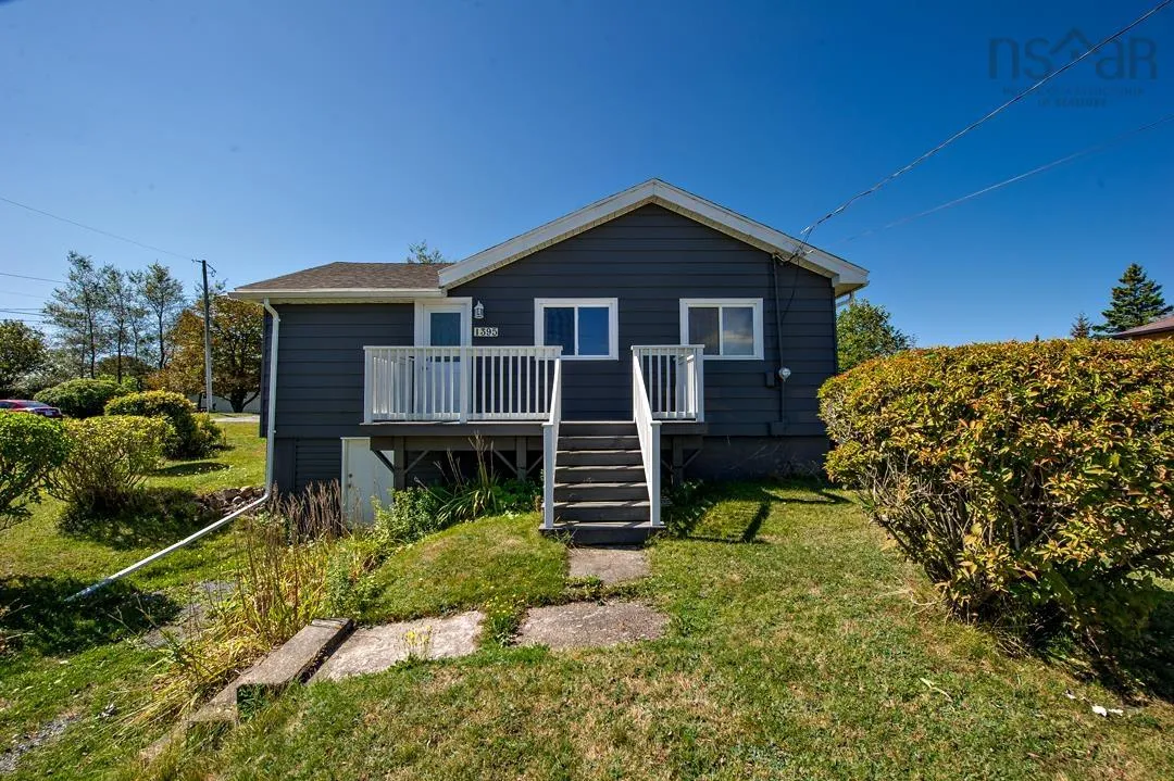 1395 Main Road, Eastern Passage, NS B3G 3E9, 2 Bedrooms Bedrooms, ,1 BathroomBathrooms,Residential,For Sale,Main,202523110